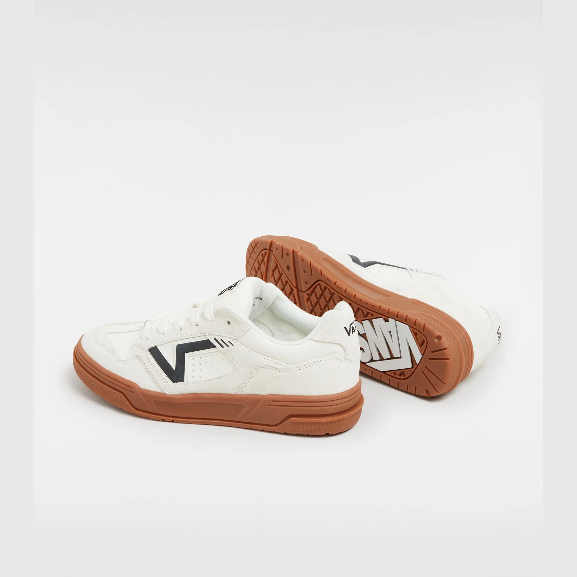 vans-upland-suede-marshmallow/gum-vn000d25ovm1-3