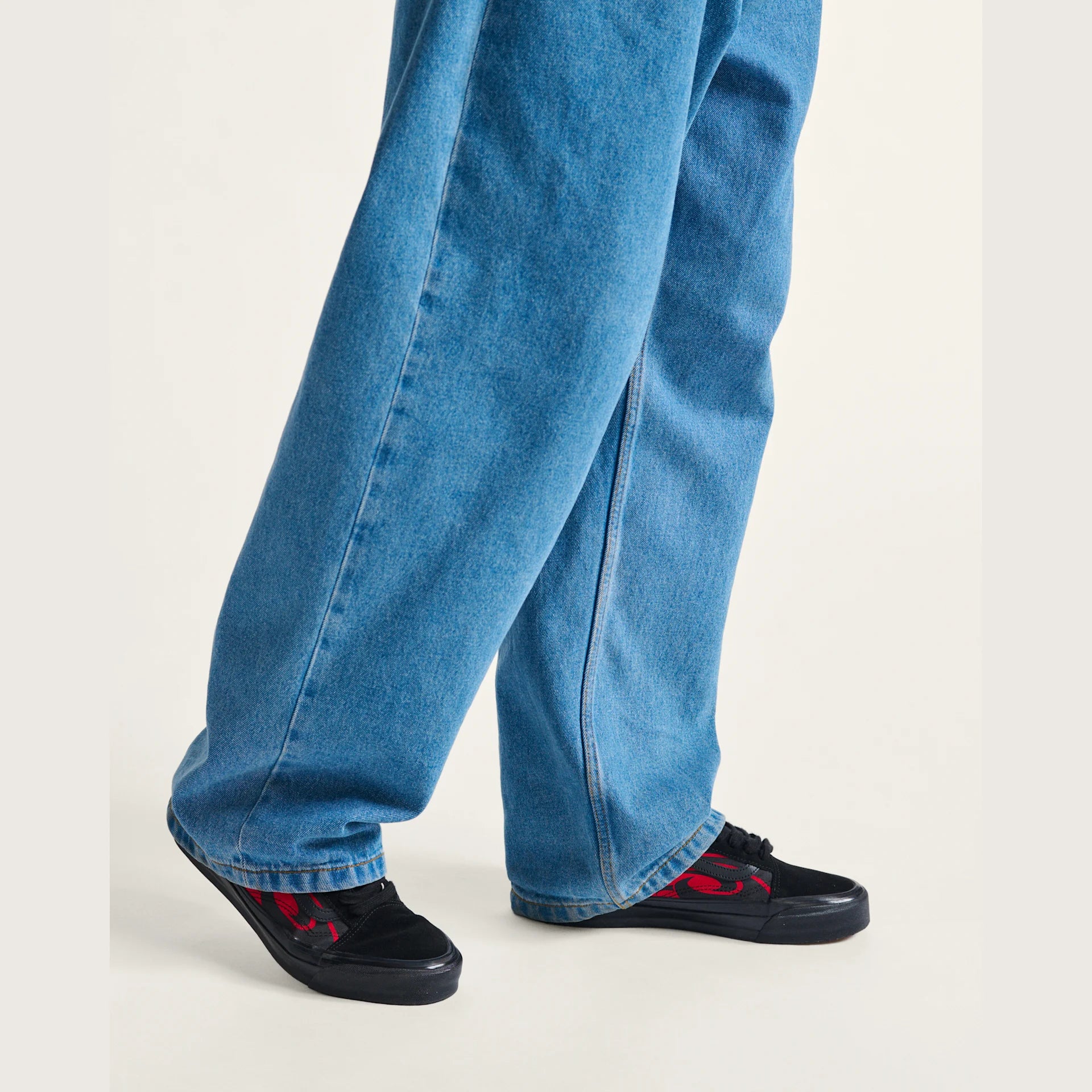 vans-lx-old-skool-y2k-flame-black/red-vn000d564581-2