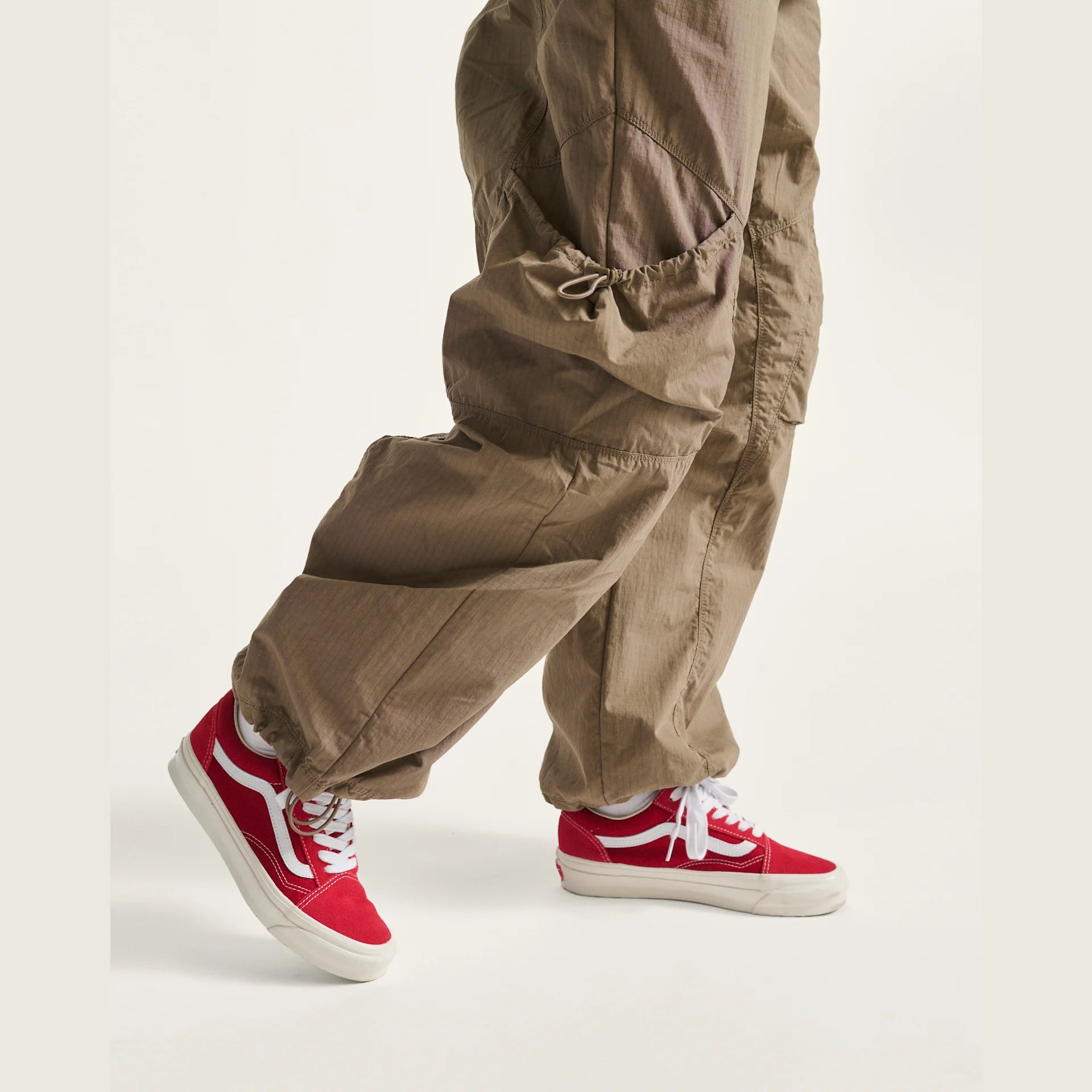 vans-lx-old-skool-suede-red/red-vn000d569ij1-5