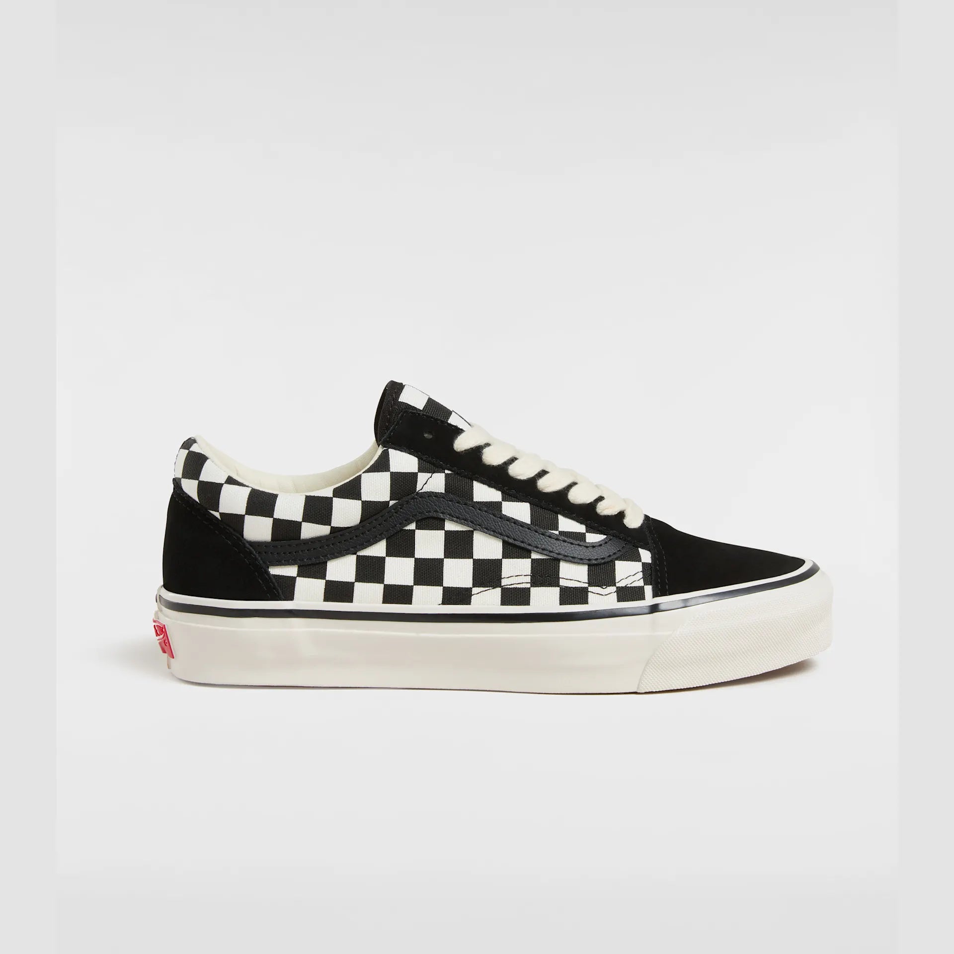 vans-lx-old-skool-checkerboard-black/white-vn000d56bzw1-1