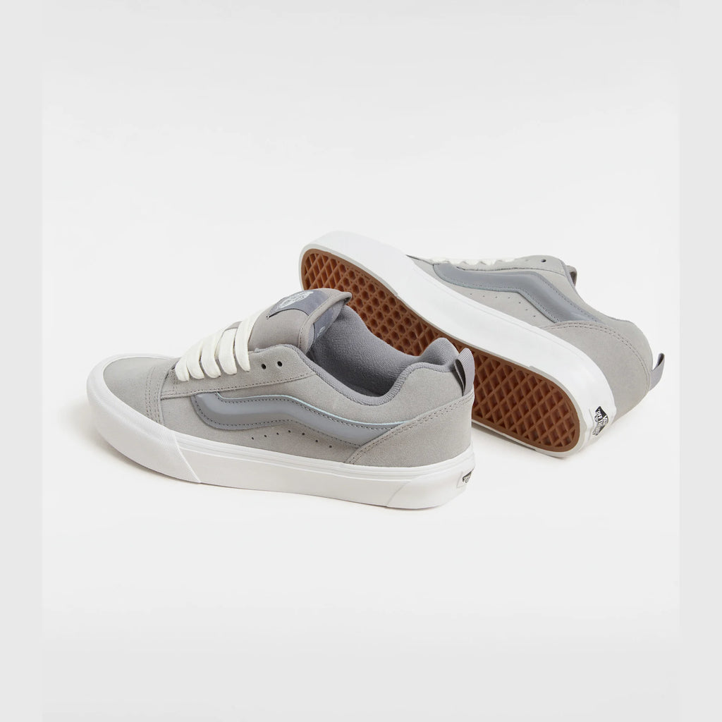 vans-knu-skool-suede-gray-vn000d6cbxc1-3