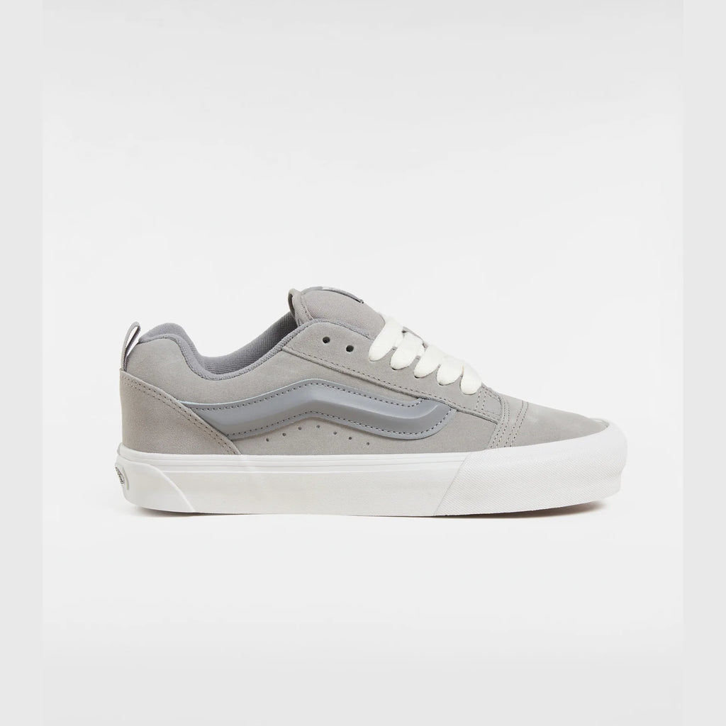 vans-knu-skool-suede-gray-vn000d6cbxc1-1