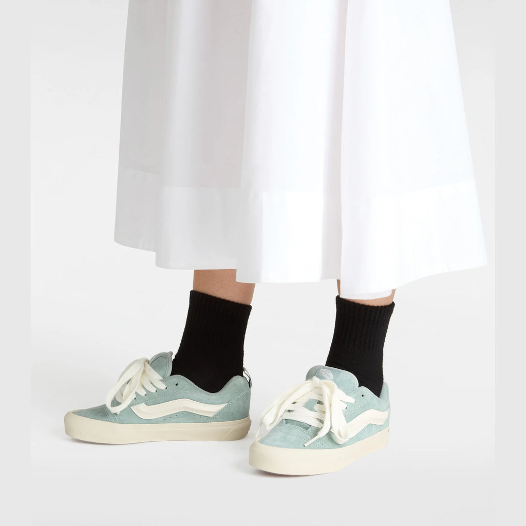 vans-knu-skool-pig-suede-puritan-gray-vn000d6zttn1-5