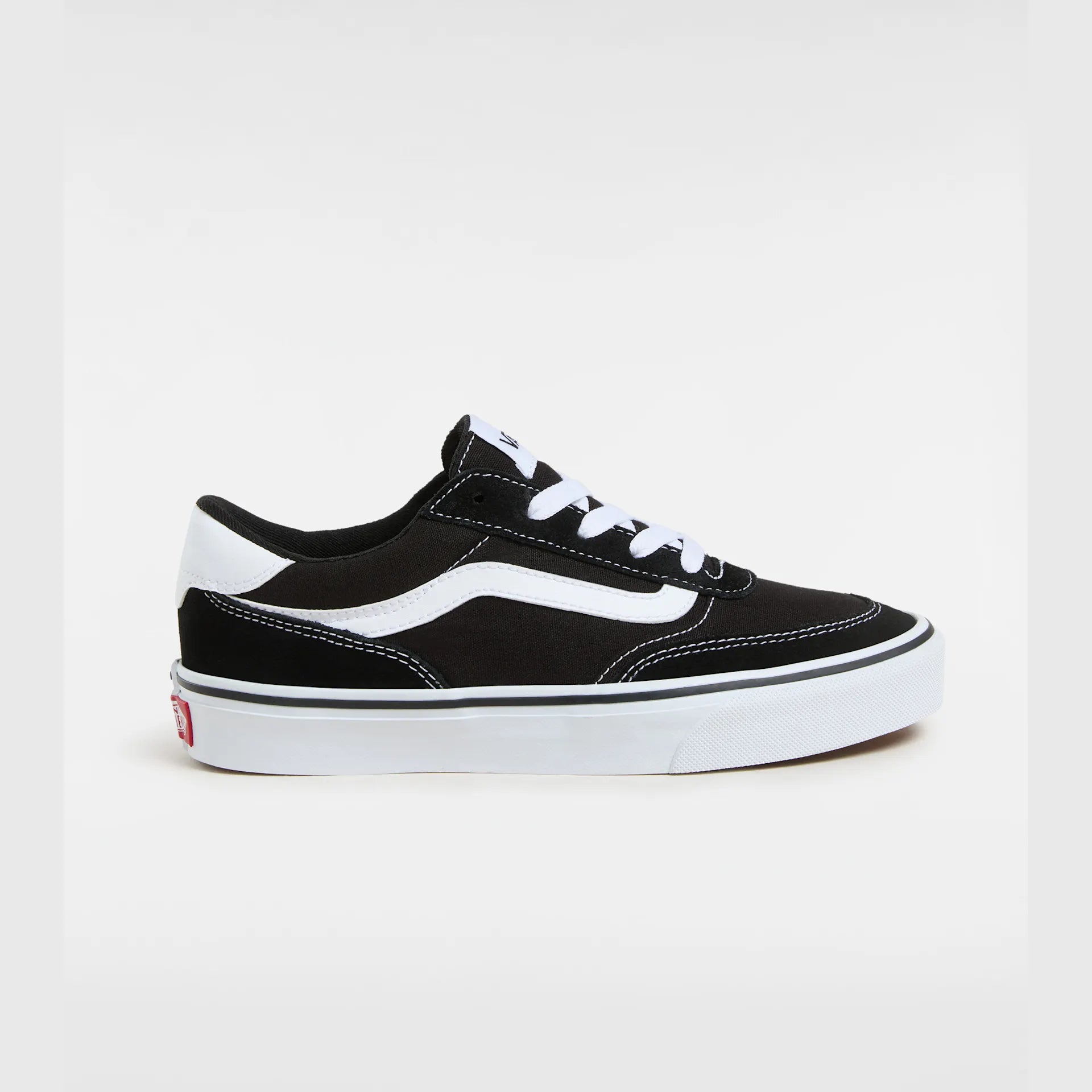 vans-brooklyn-ls-suede/canvas-black/white-vn000d7ubzw1-1