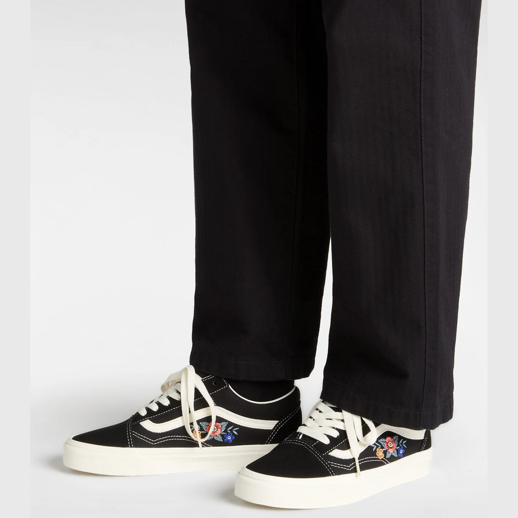 vans-old-skool-black-floral-vn000d7zf2b1-5