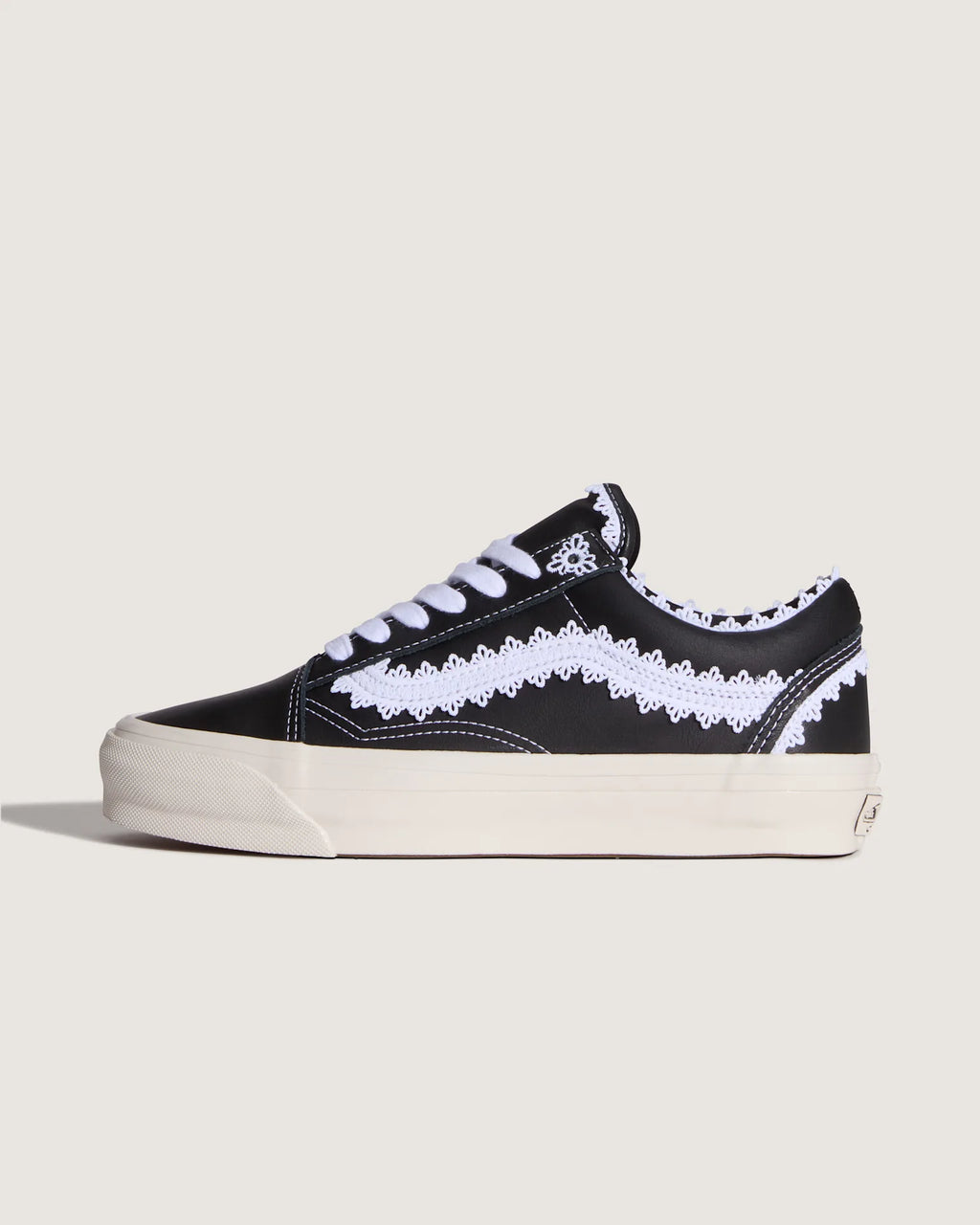 VANS LX Old Skool Coquette Black/White Cipő VN000D9VY281 - 1
