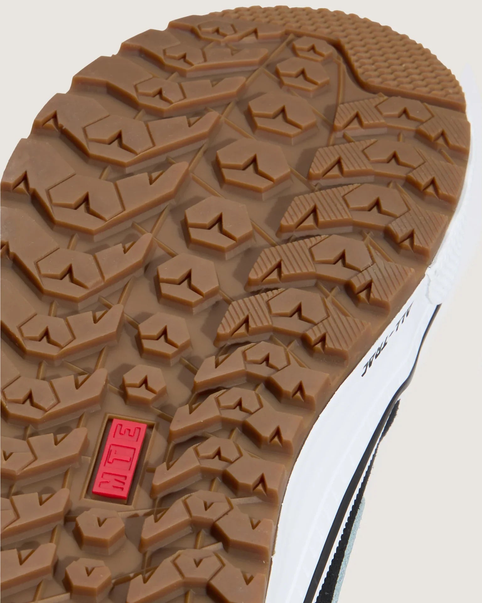 VANS MTE Sk8-Hi Waterproof Insulated BLACK/WHITE Cipő VN000DAQBA21 - 7