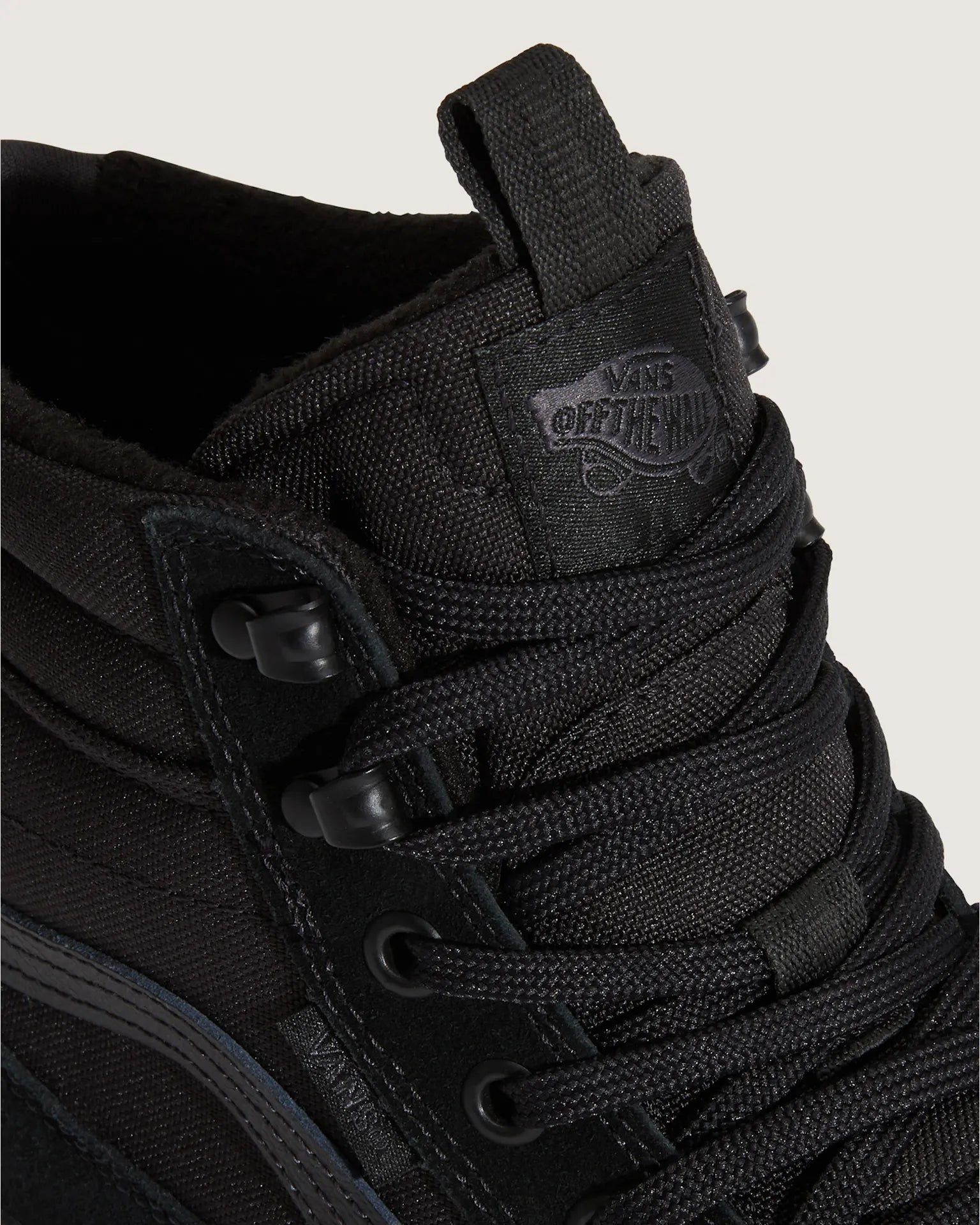 Vans Sk8-Hi Waterproof Insulated MTE Black/Black Cipő VN000DAQBKA1 - 8