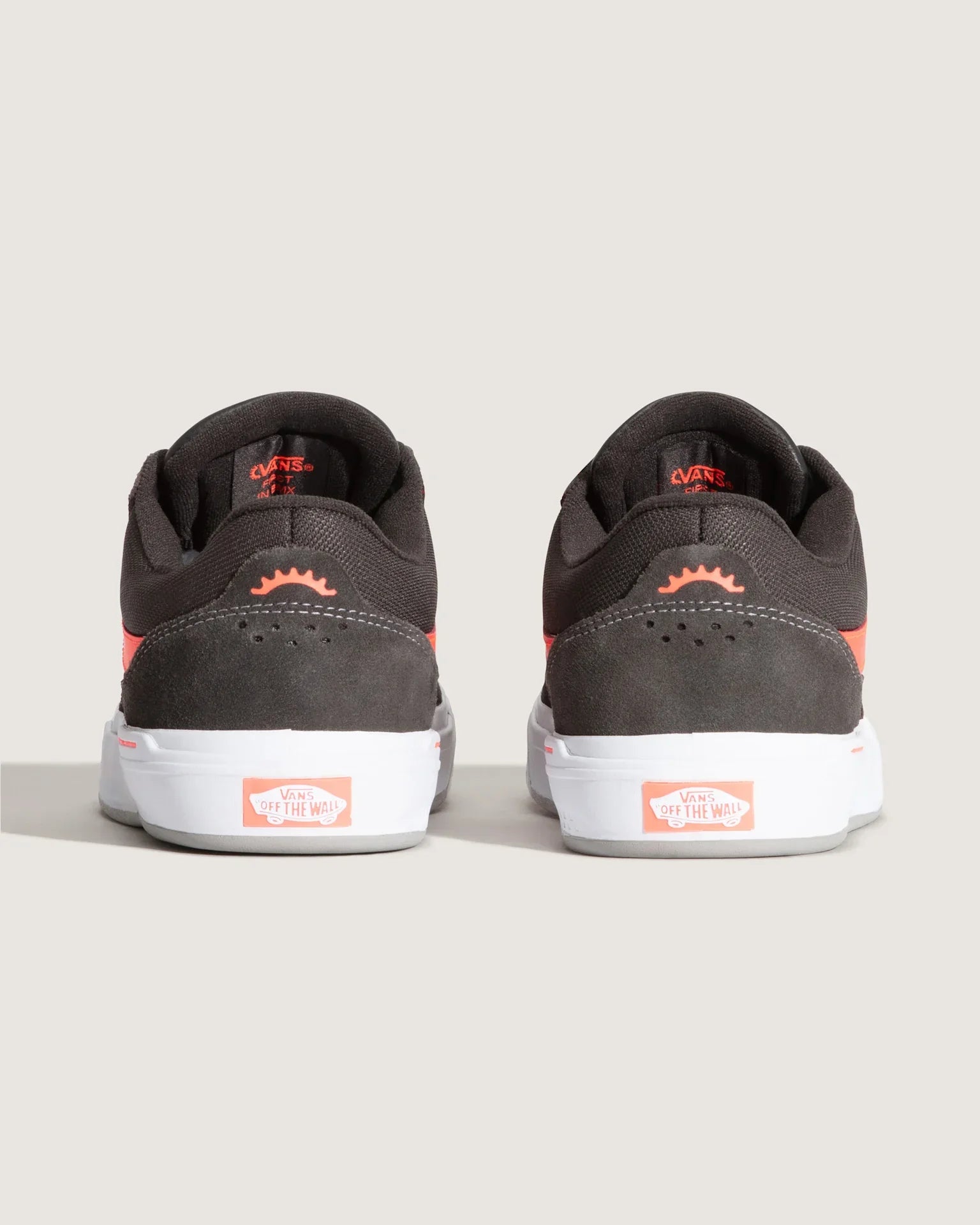 VANS BMX Proof Wafflecup FADE BLACK/CORAL Cipő VN000DCGBCU1 - 3