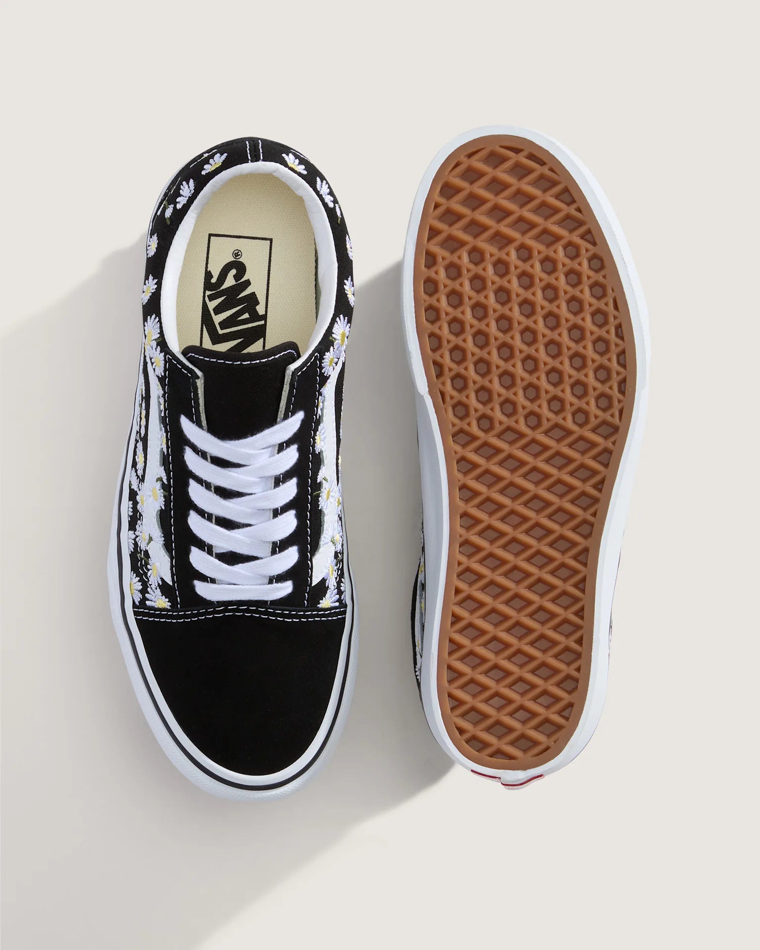 vans-old-skool-platform-floral-embroidery-black/white-vn000e87ba21-3