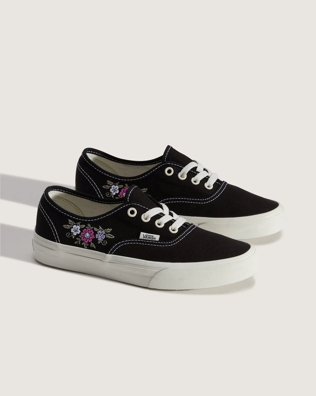 VANS Authentic BLACK FLORAL Cipő VN000EADF2B1 - 2