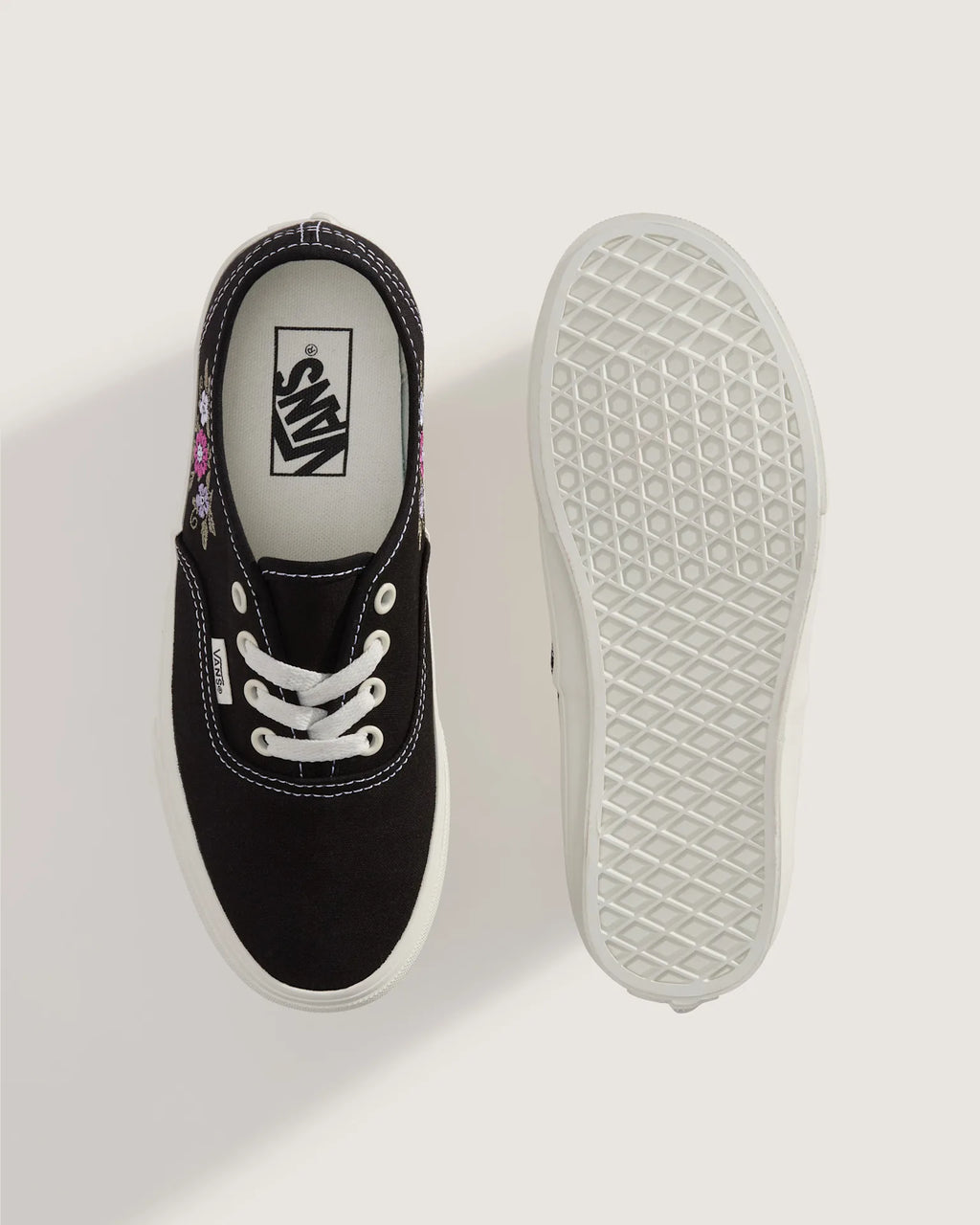 VANS Authentic BLACK FLORAL Cipő VN000EADF2B1 - 3