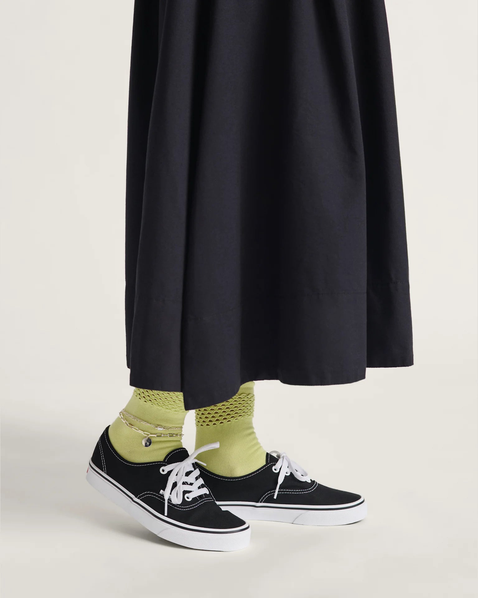 vans-ua-authentic-black-vn000ee3blk1-2