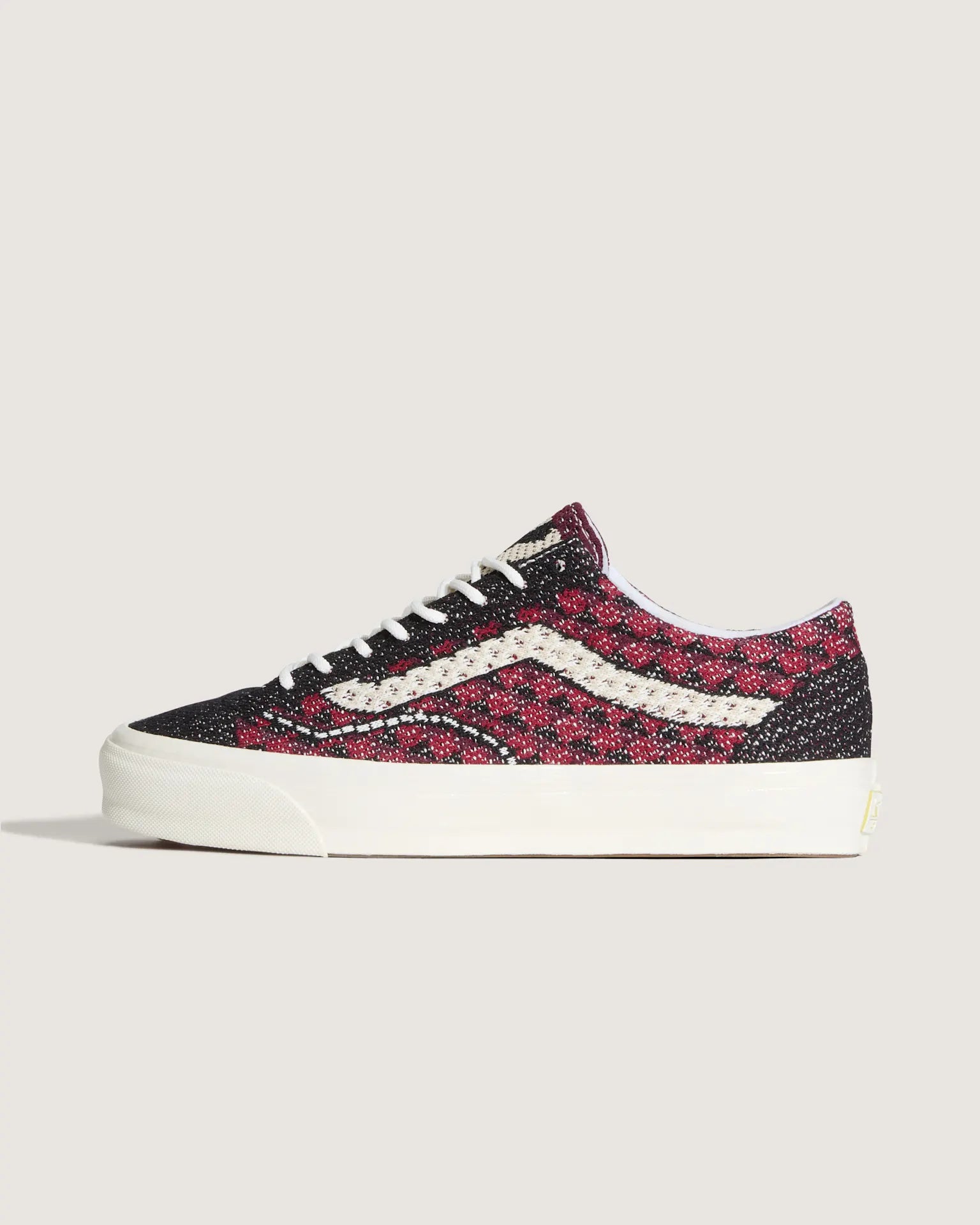 vans-lx-old-skool-36-ek-geo-check-bordeaux-vn000efkbrd1-1