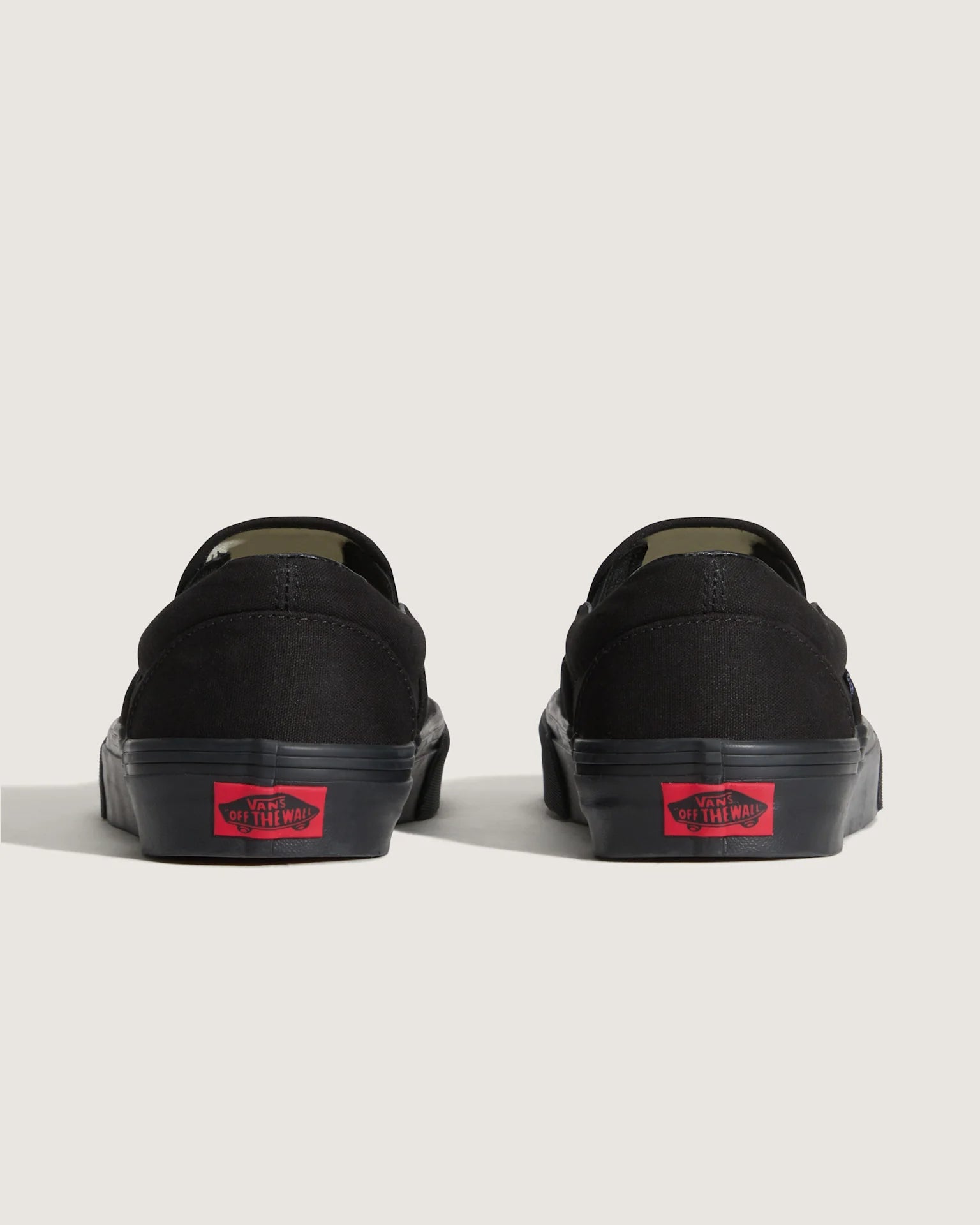 vans-ua-classic-slip-on-black/black-vn000eyebka1-4