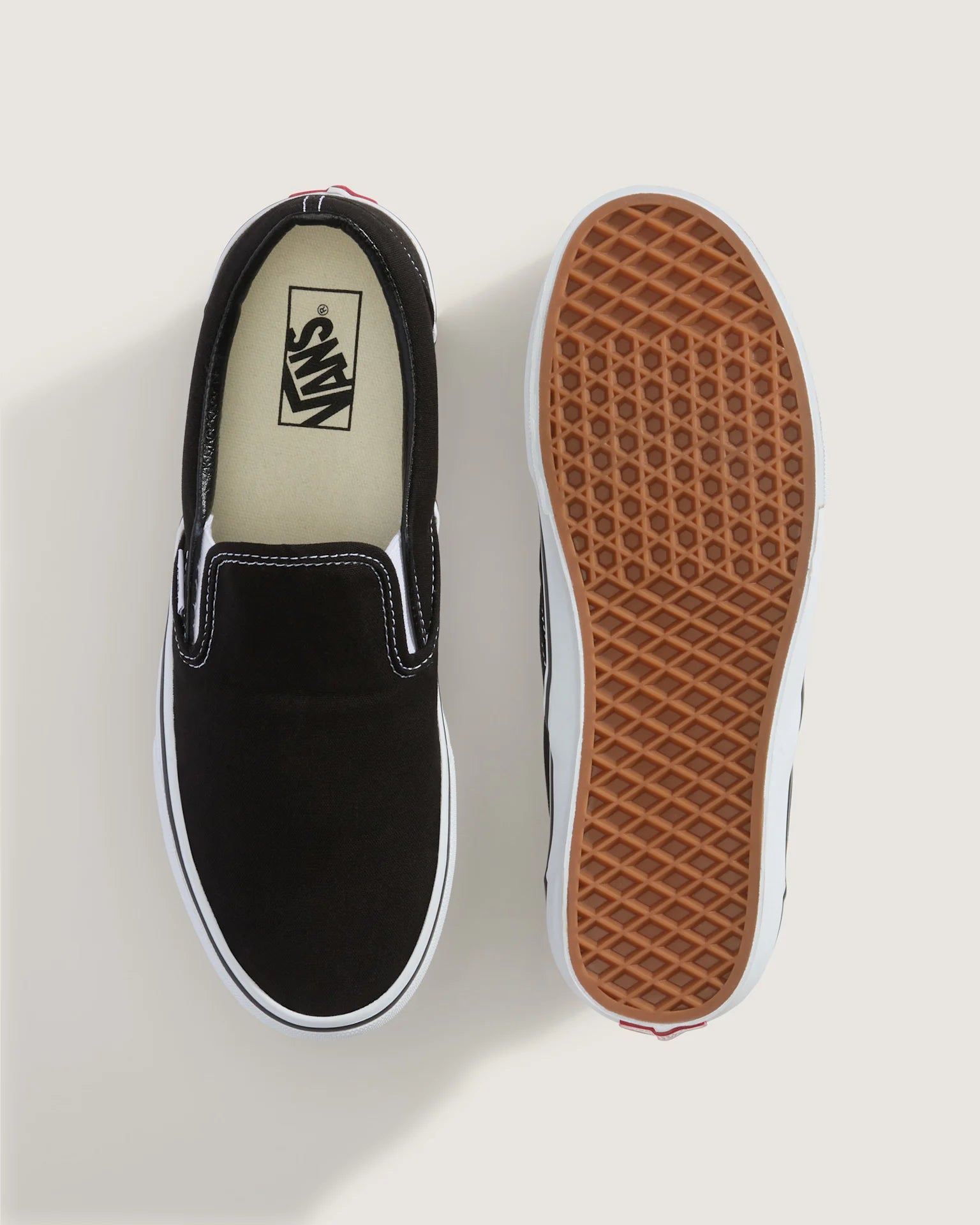 vans-ua-classic-slip-on-black-vn000eyeblk1-3