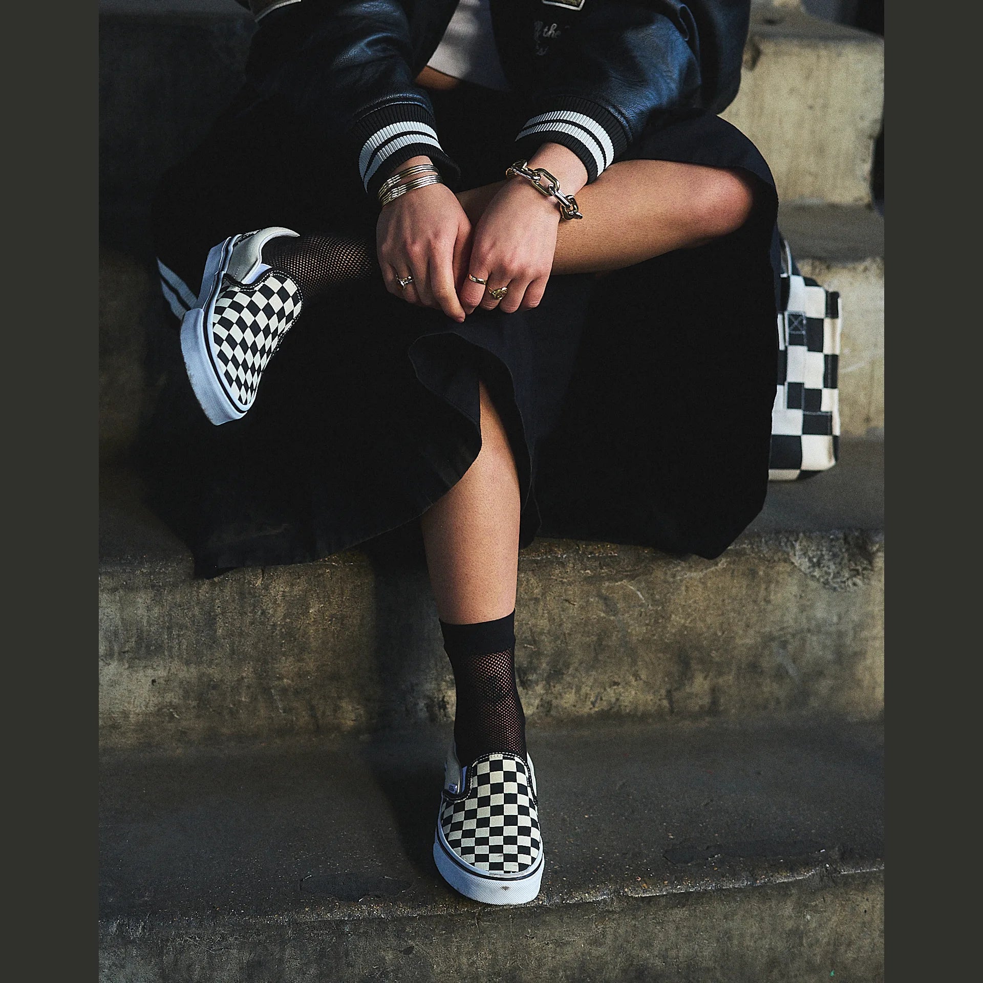 vans-ua-classic-slip-on-blk&whtchckerboard/wht-vn000eyebww1-2