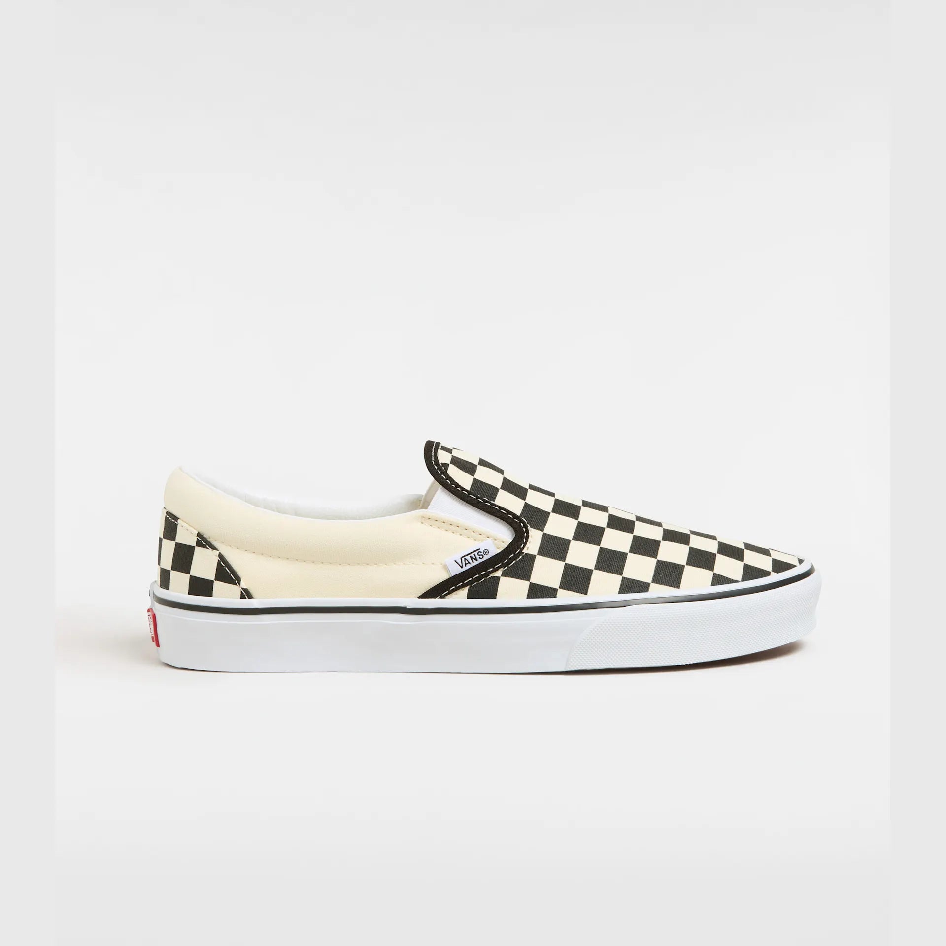 vans-ua-classic-slip-on-blk&whtchckerboard/wht-vn000eyebww1-1