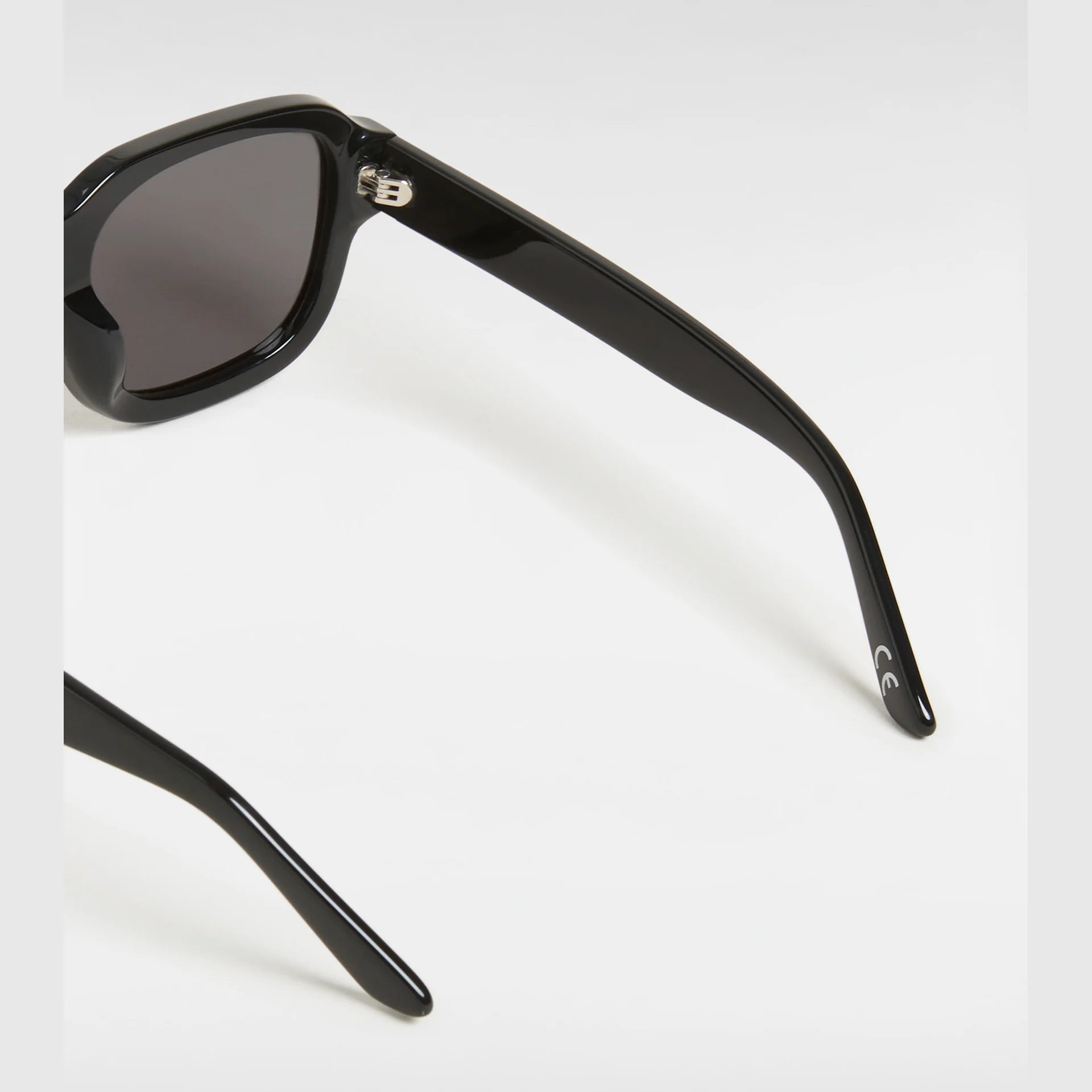 vans-66-sunglasses-black-vn000gmxblk1-4