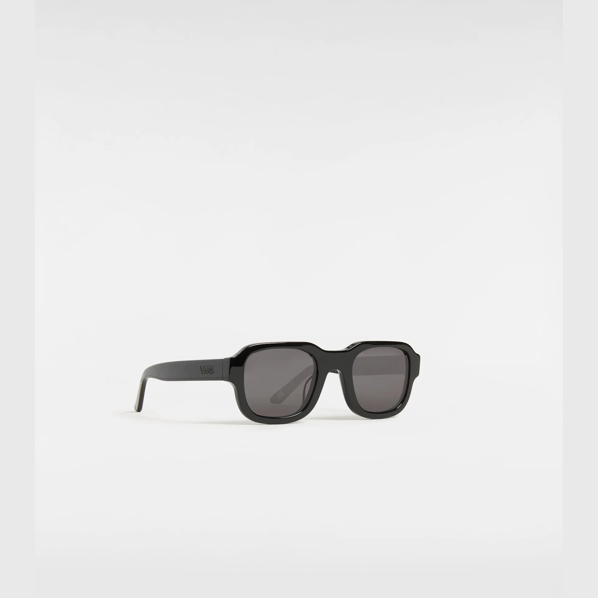 vans-66-sunglasses-black-vn000gmxblk1-1