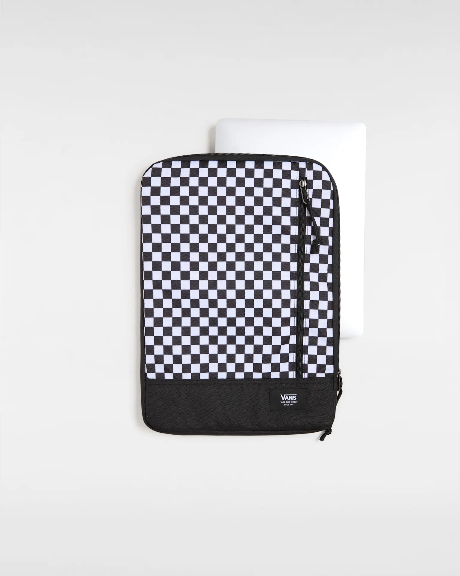 vans-old-skool-laptop-sleeve-black/white-vn000h55y281-3