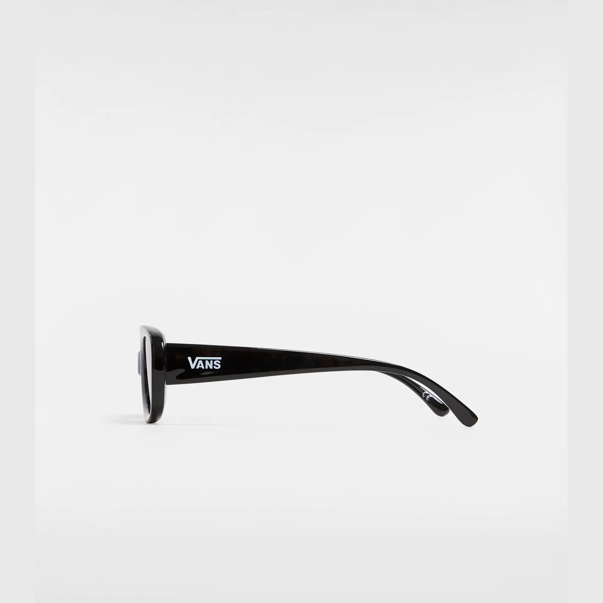 vans-showstopper-sunglasses-black-vn000hegblk1-3
