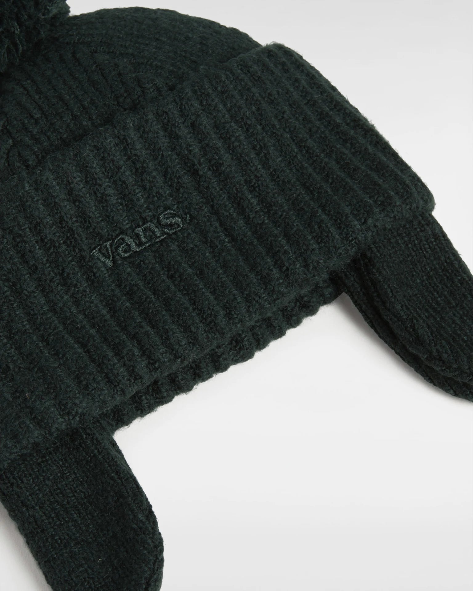 vans-vans-66-earflap-pom-beanie-green-gables-vn000hsz2ln1-2