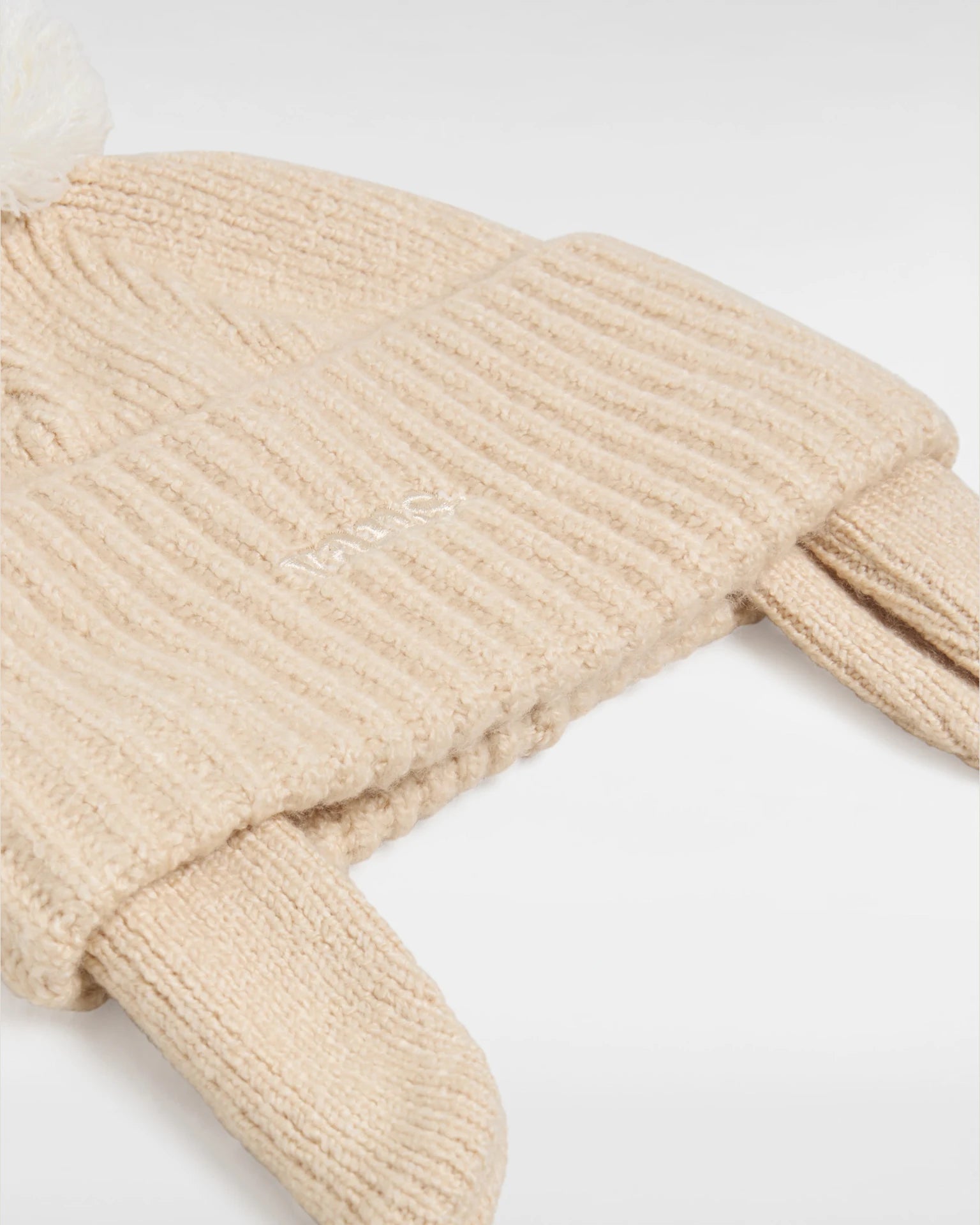 vans-vans-66-earflap-pom-beanie-marshmallow-vn000hszfs81-2