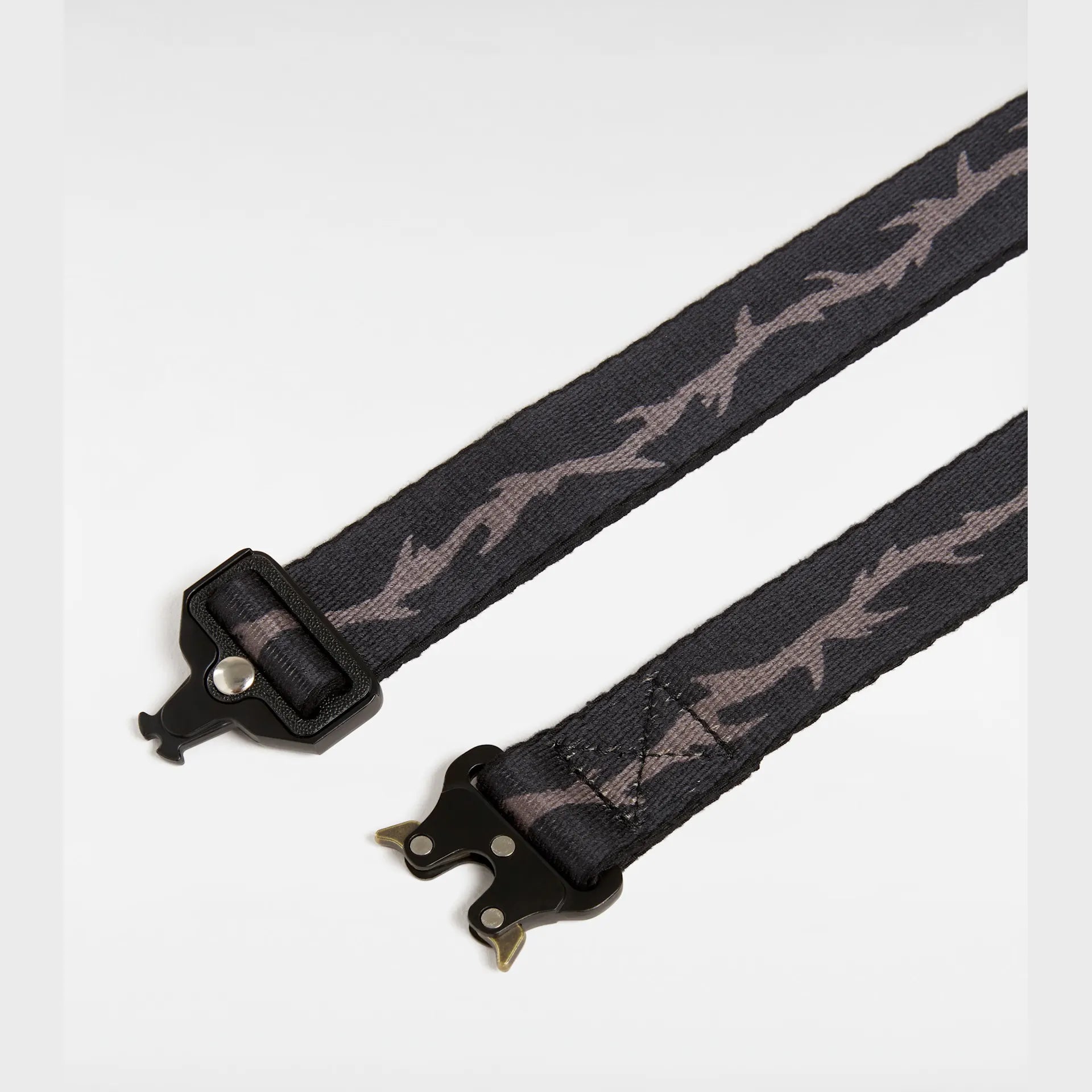 vans-skate-thorn-web-belt-black-vn000kyhblk1-2