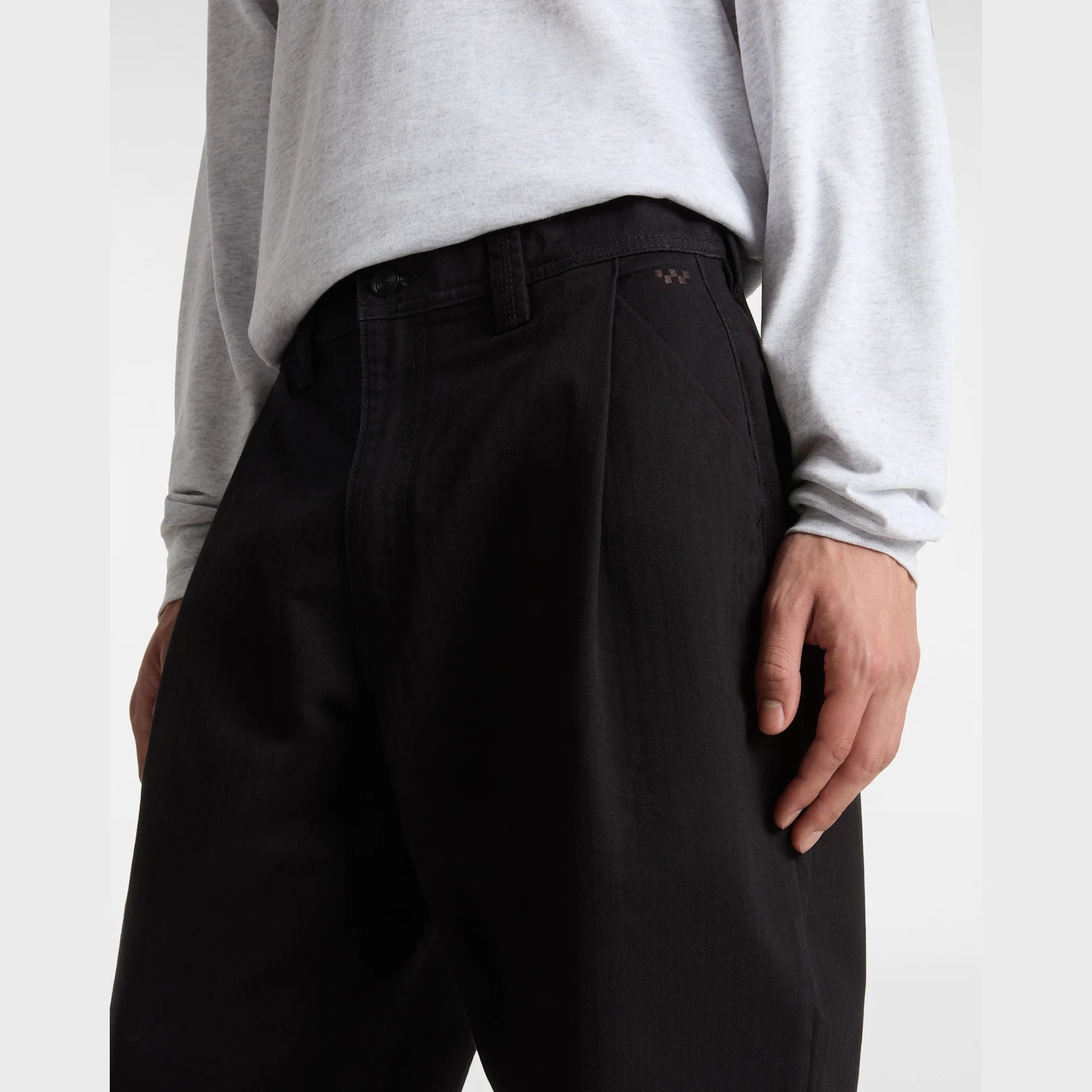 vans-skate-loose-pleated-pant-black-vn000kypblk1-7