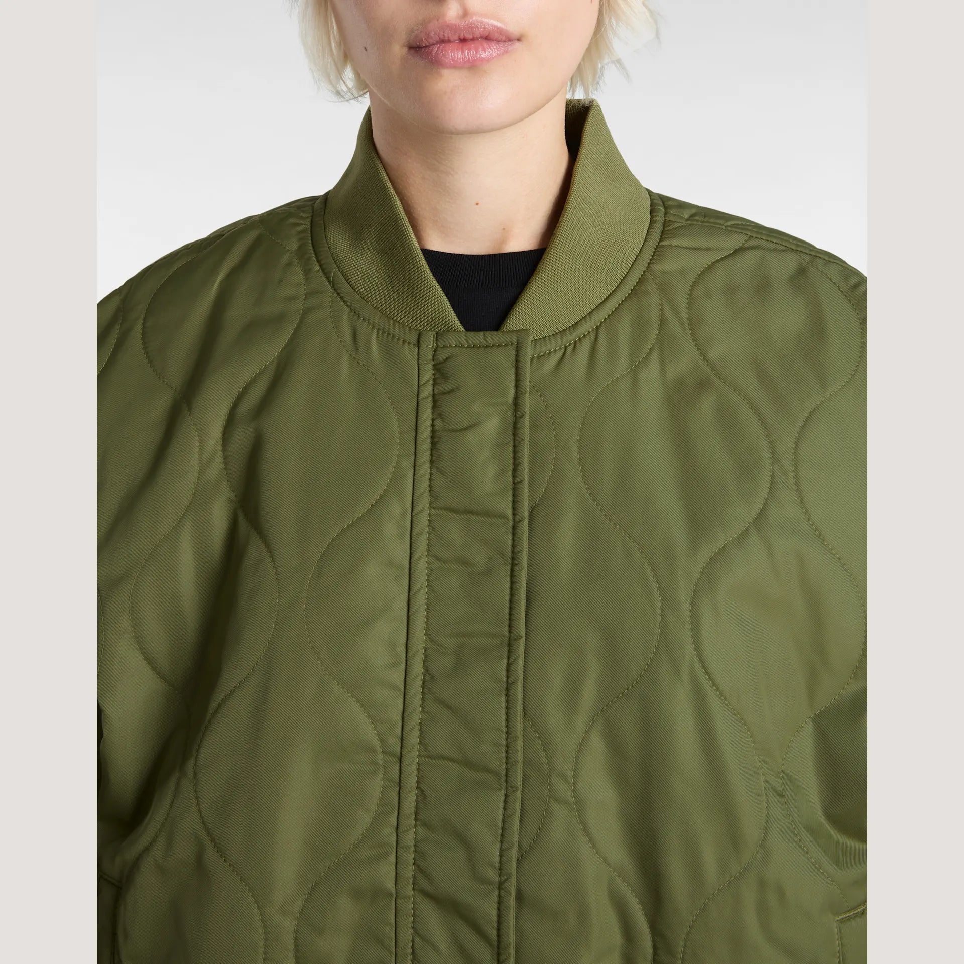 vans-bennett-quilted-bomber-loden-green-vn000manzbf1-7