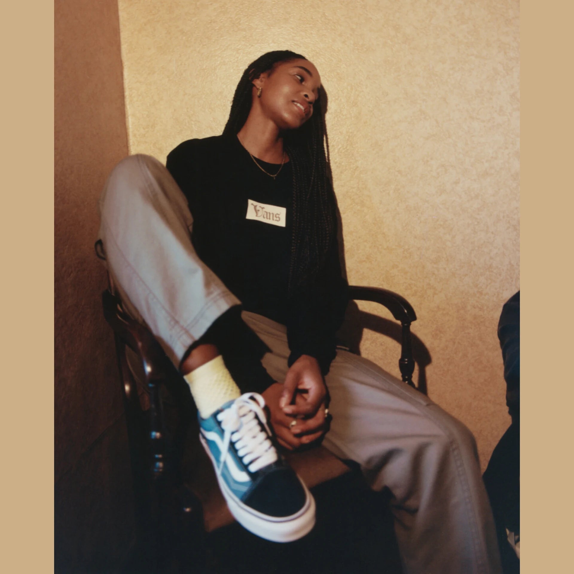 vans-garden-oversized-ss-black-vn000mcgblk1-3