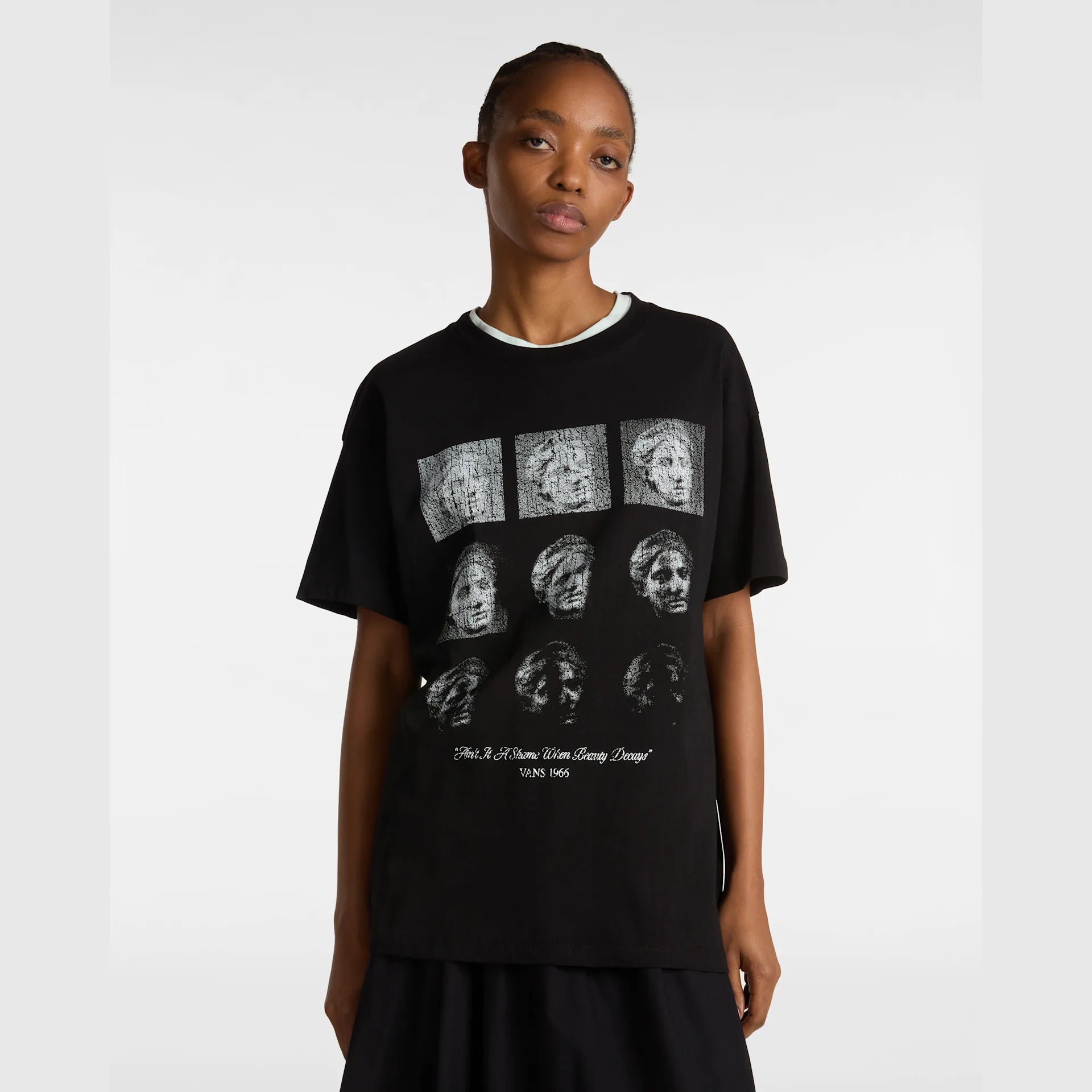 vans-decay-oversized-ss-black-vn000mcrblk1-3