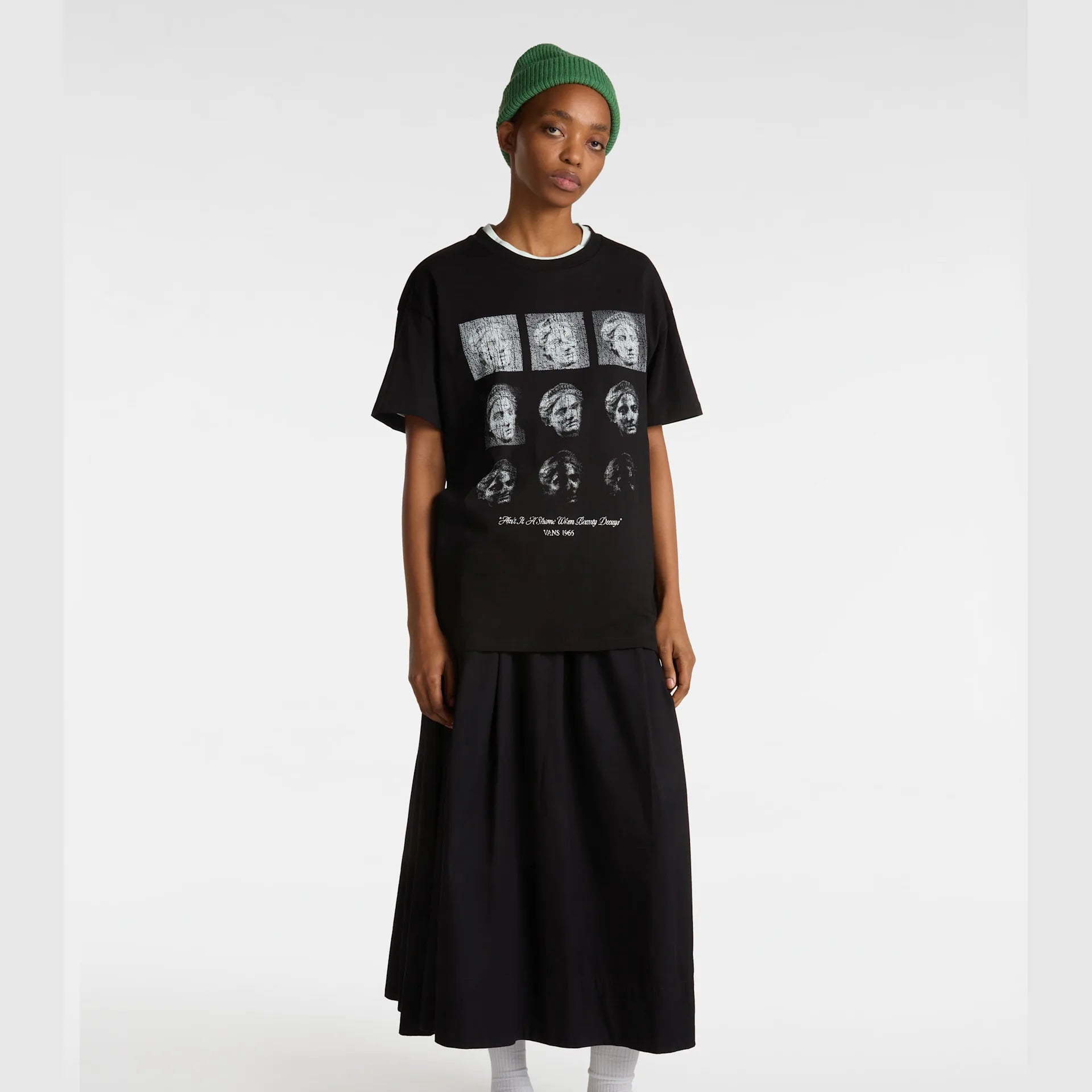 vans-decay-oversized-ss-black-vn000mcrblk1-5