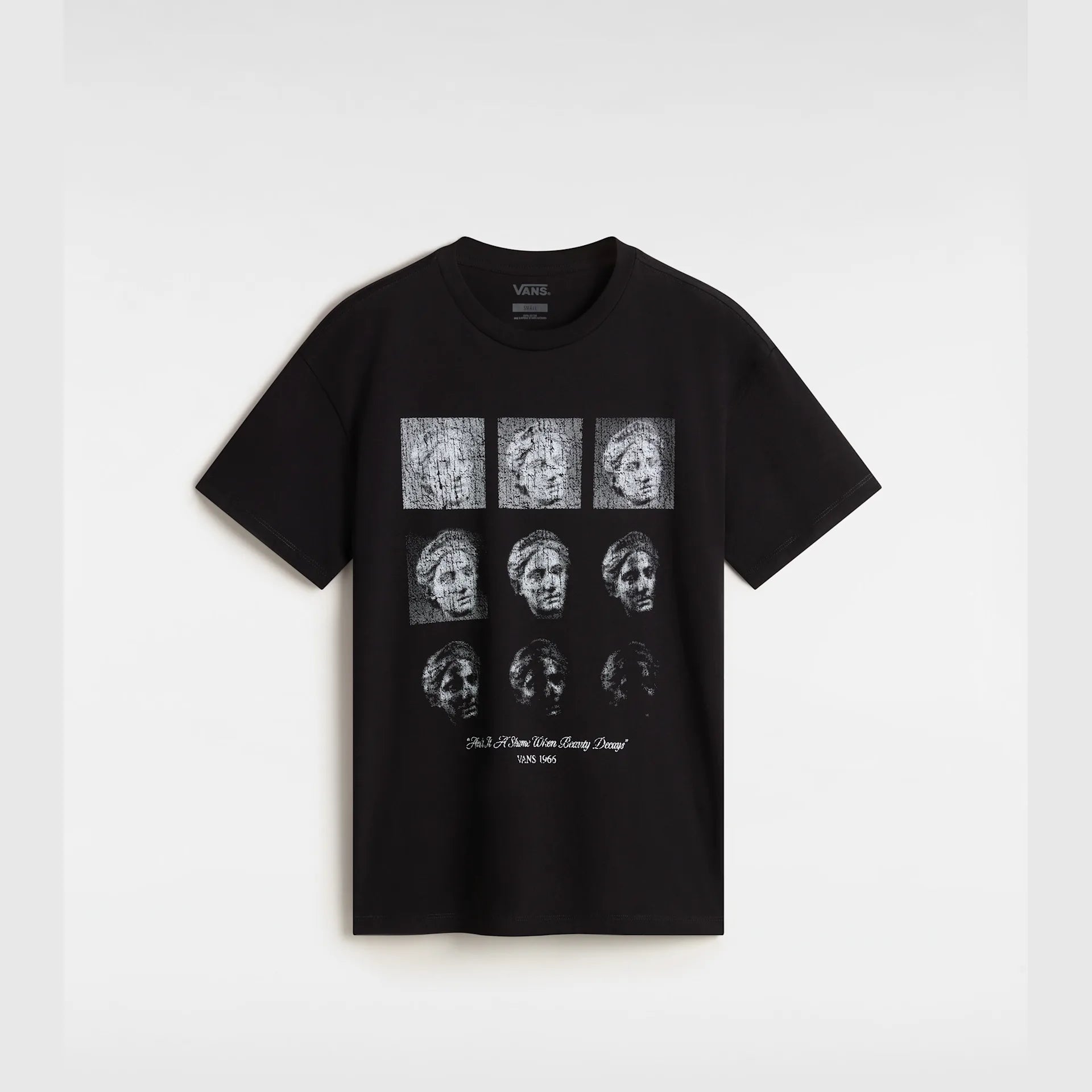 vans-decay-oversized-ss-black-vn000mcrblk1-1