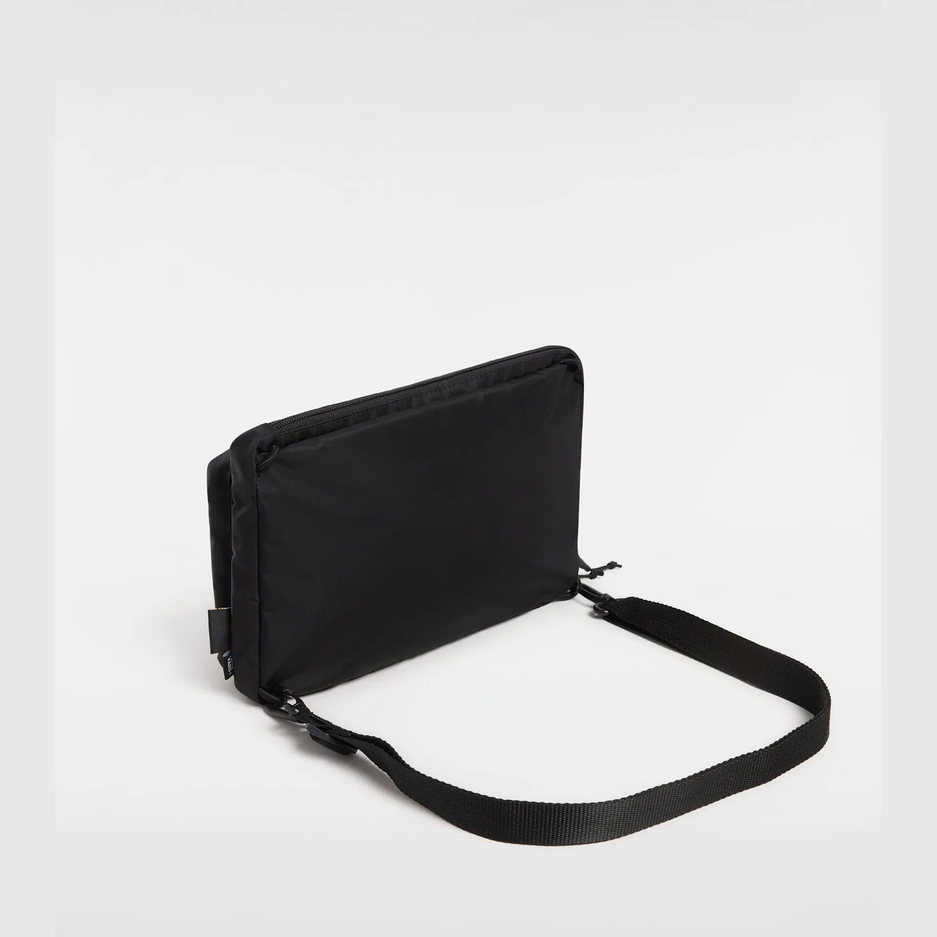 vans-bail-convertible-cross-body-black-vn000mp4blk1-3