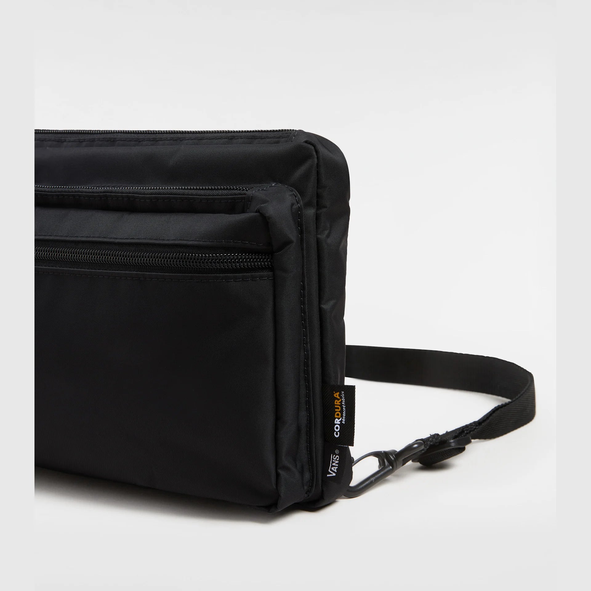 vans-bail-convertible-cross-body-black-vn000mp4blk1-4