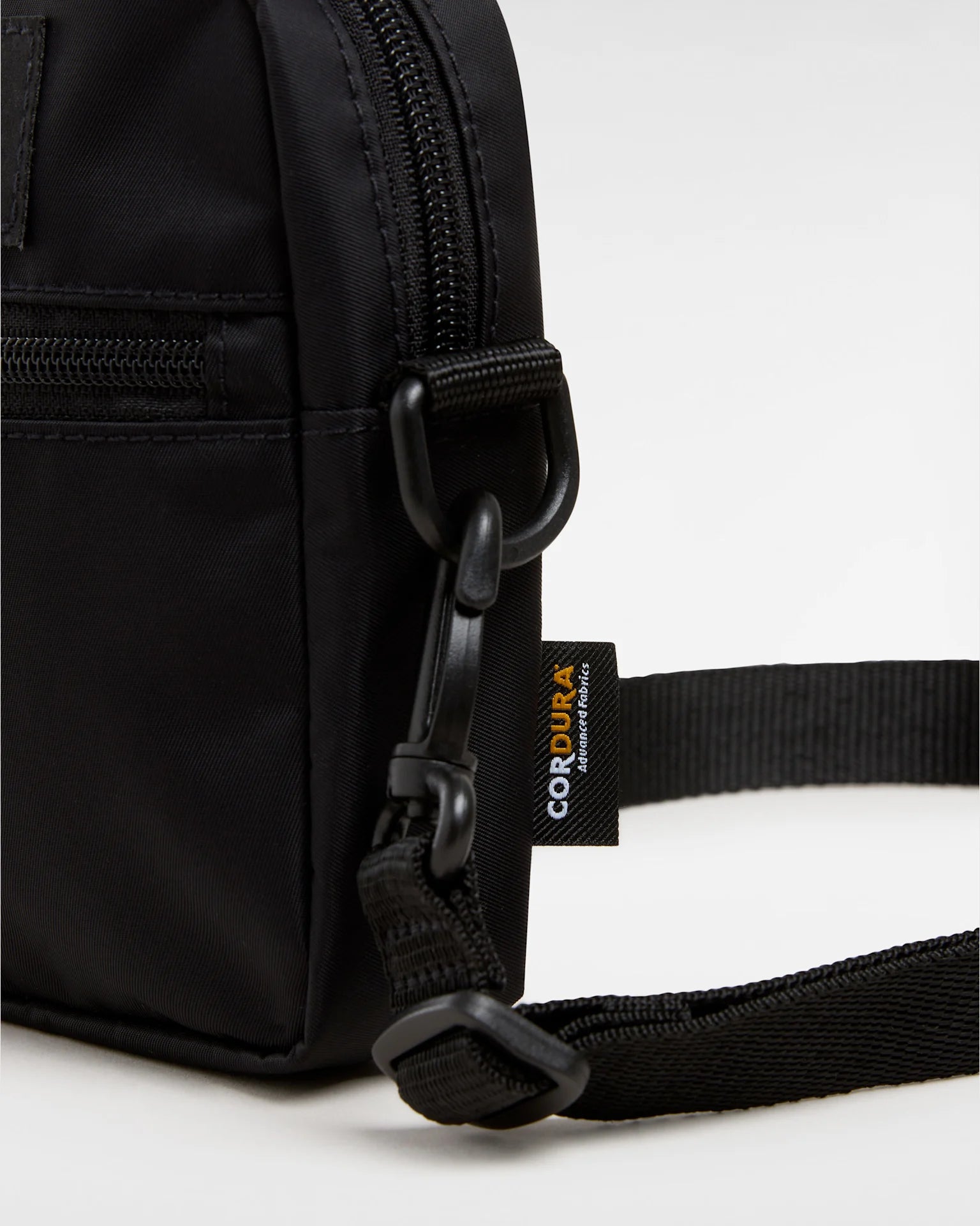 vans-bail-shoulder-bag-black-vn000mp6blk1-4