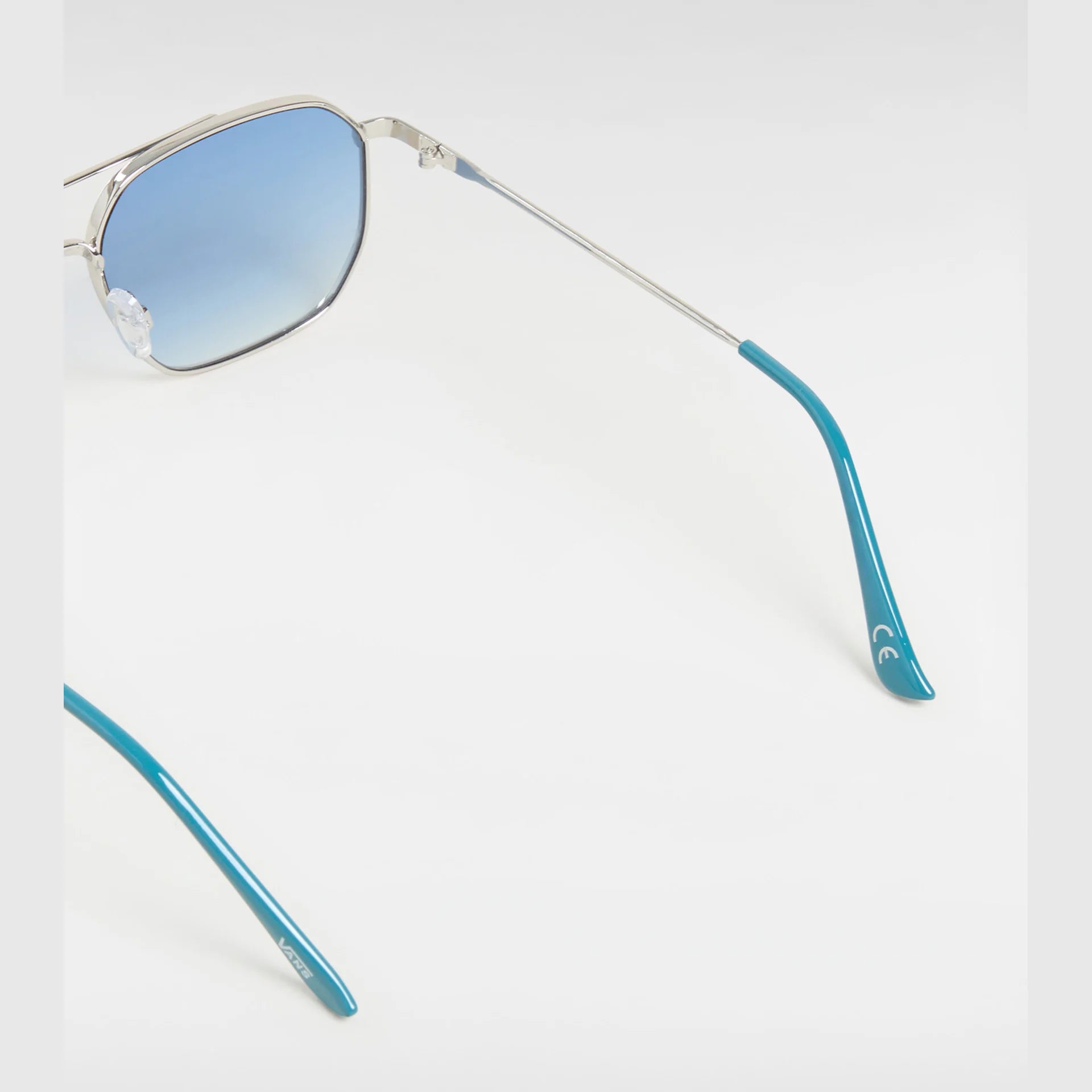 vans-breaker-sunglasses-heritage-blue-vn000nd6e2w1-4