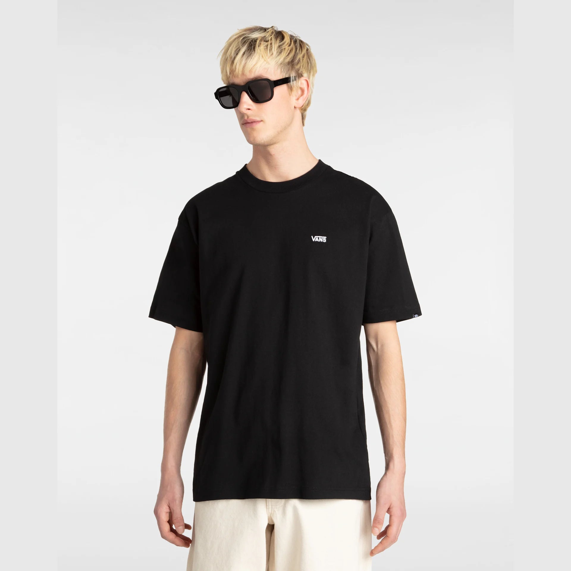 vans-left-chest-ii-loose-ss-black-vn000p1pblk1-3