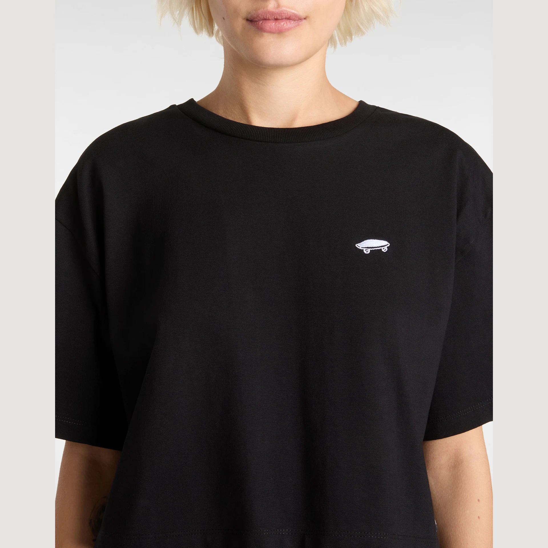 vans-w-salton-relax-crop-ss-black-vn000p5qblk1-6