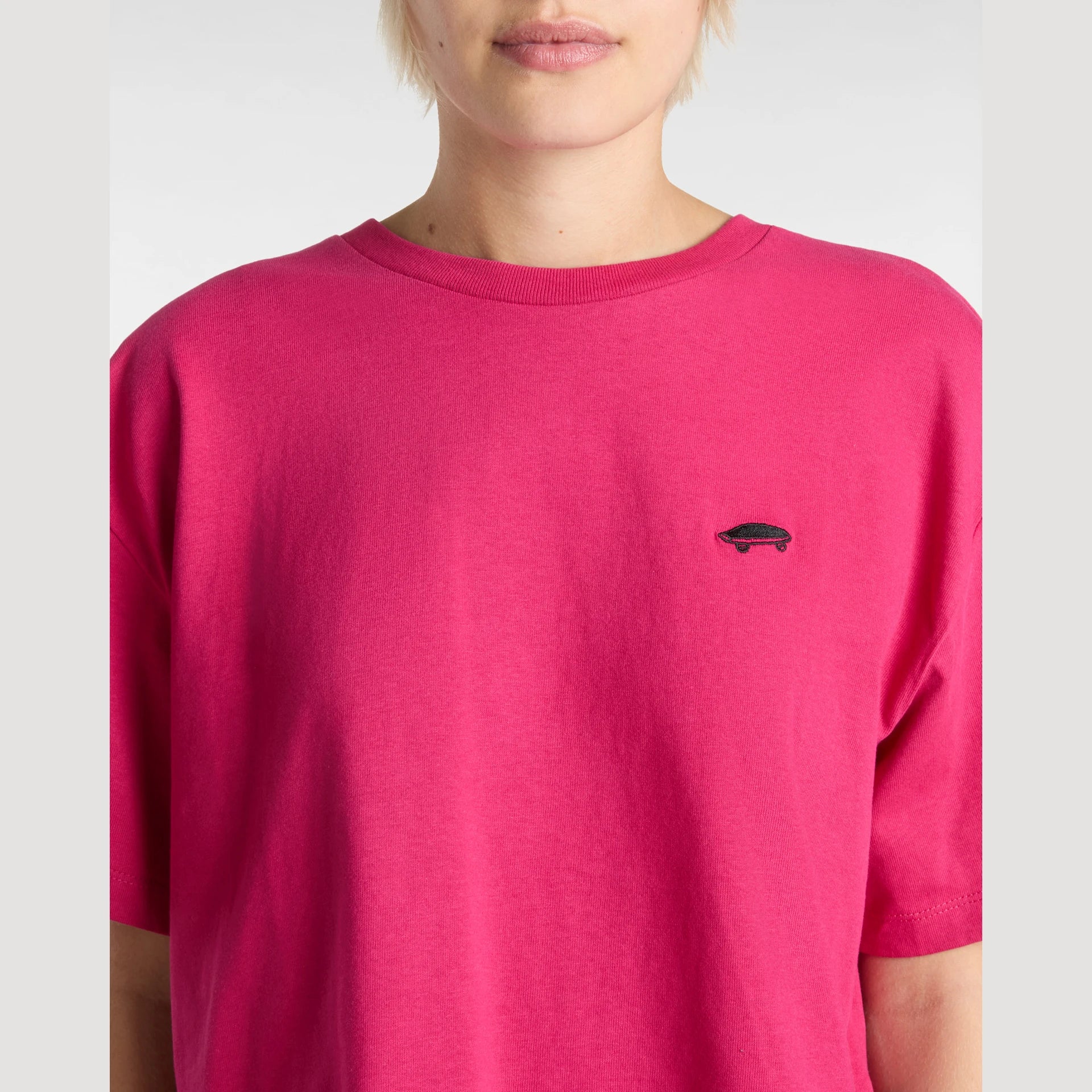 vans-w-salton-relax-crop-ss-cherries-jubilee-vn000p5qc9l1-6