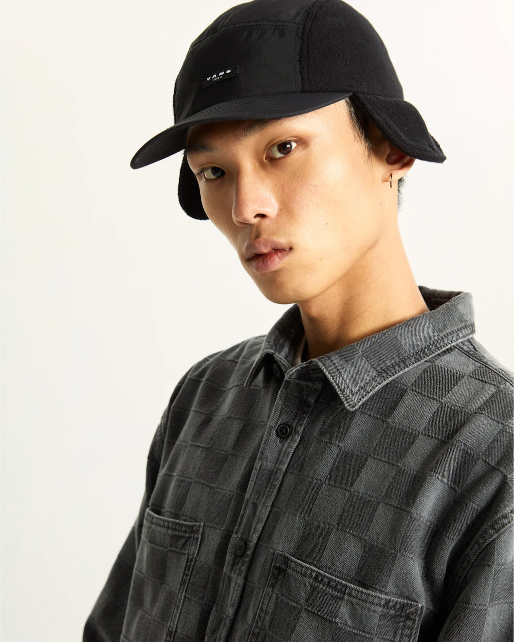 VANS 66 Earflap Tall Camper Black Sapka VN000QA7BLK 4