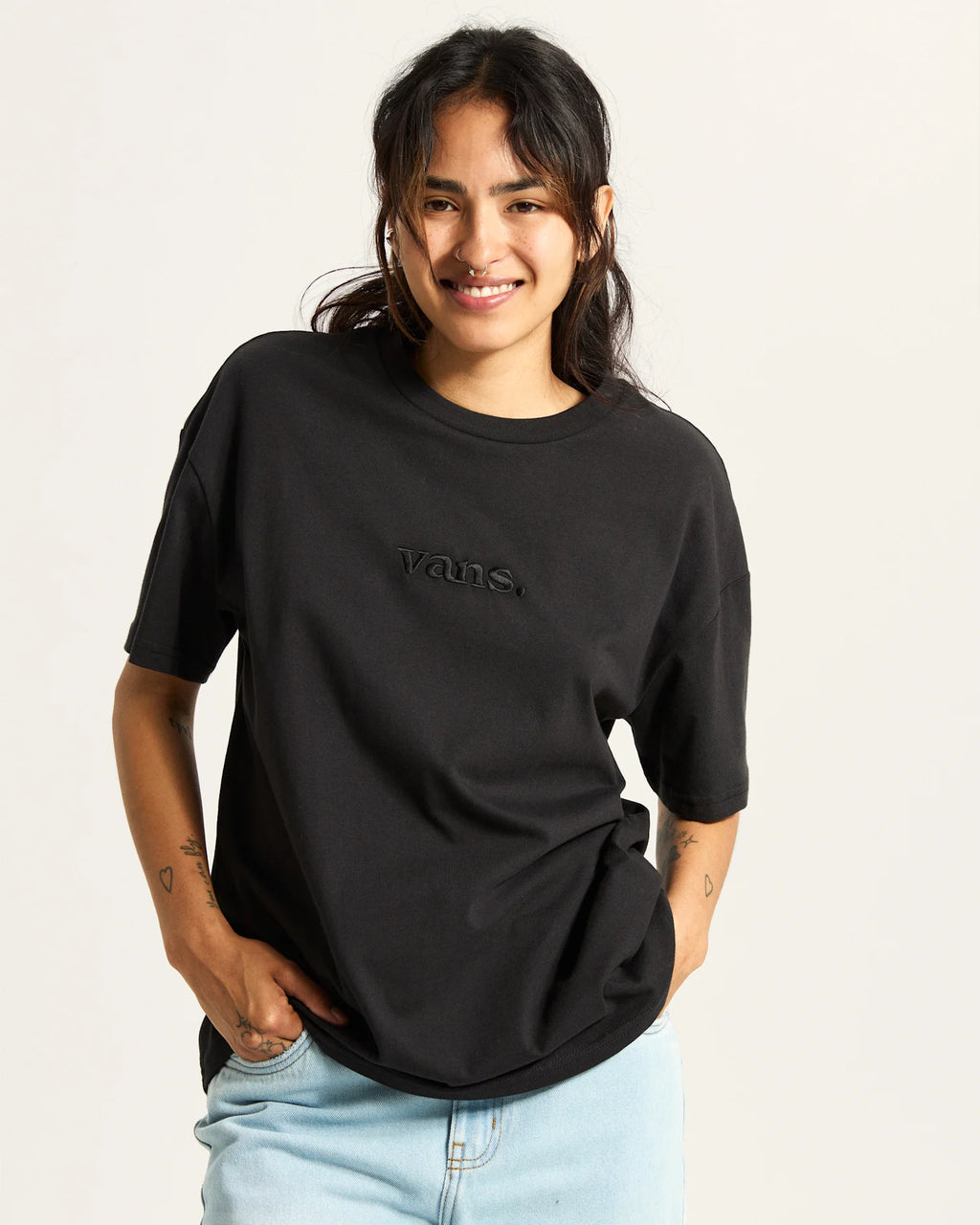 vans-w-essential-os-tee-black-vn000ranblk1-3