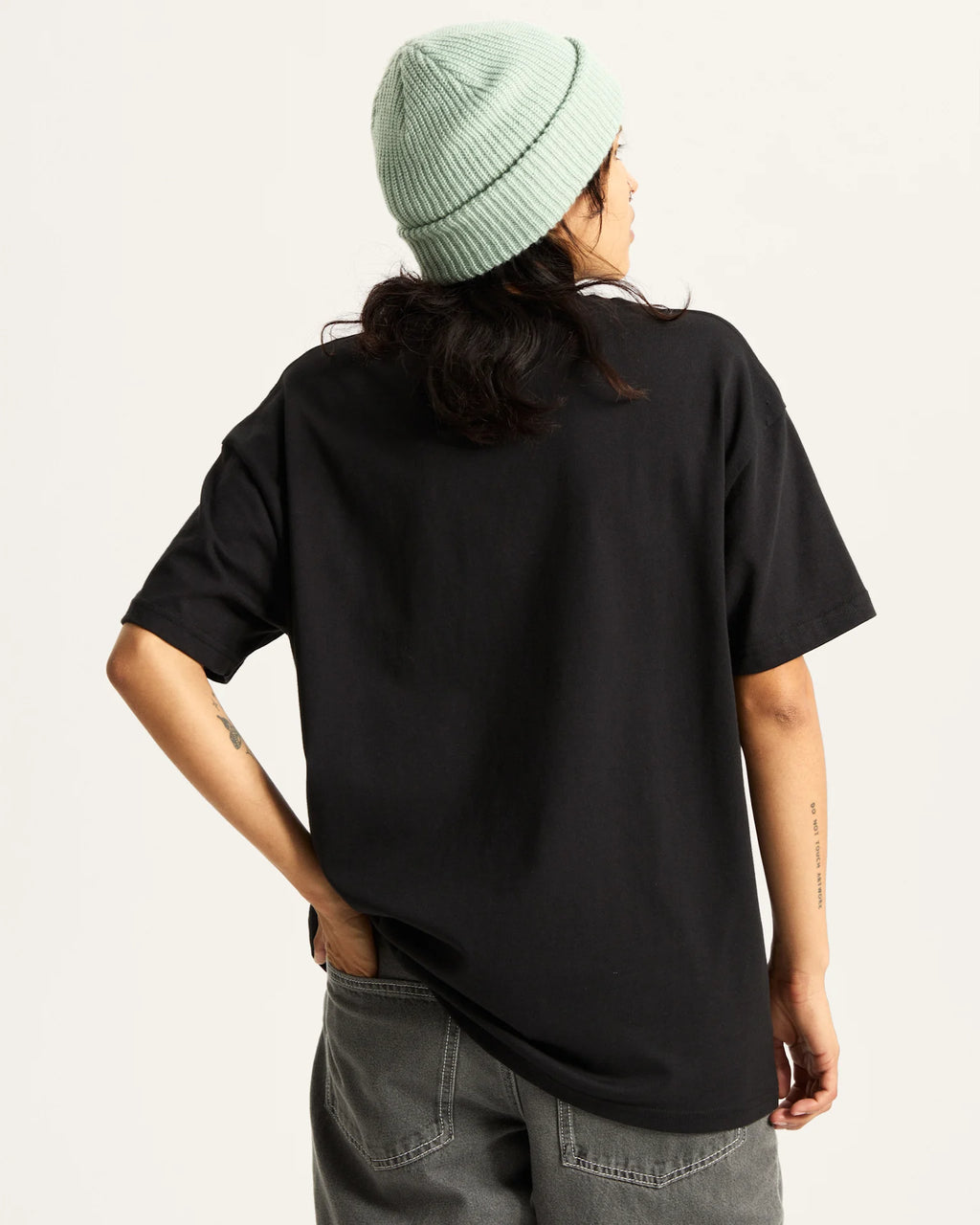 vans-down-the-rabbit-hole-tee-black-vn000rcdblk1-4