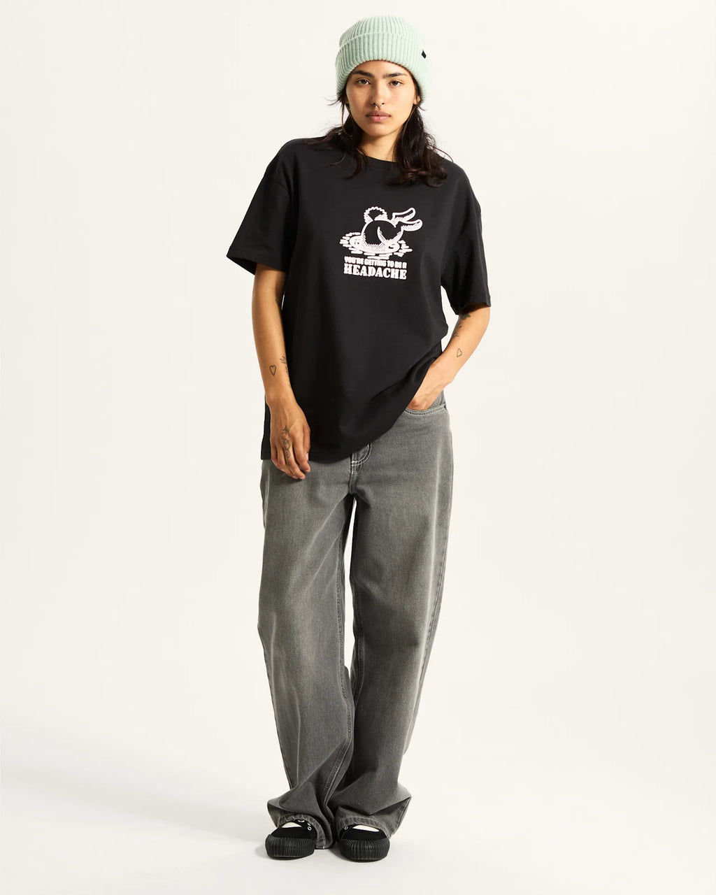 vans-down-the-rabbit-hole-tee-black-vn000rcdblk1-5