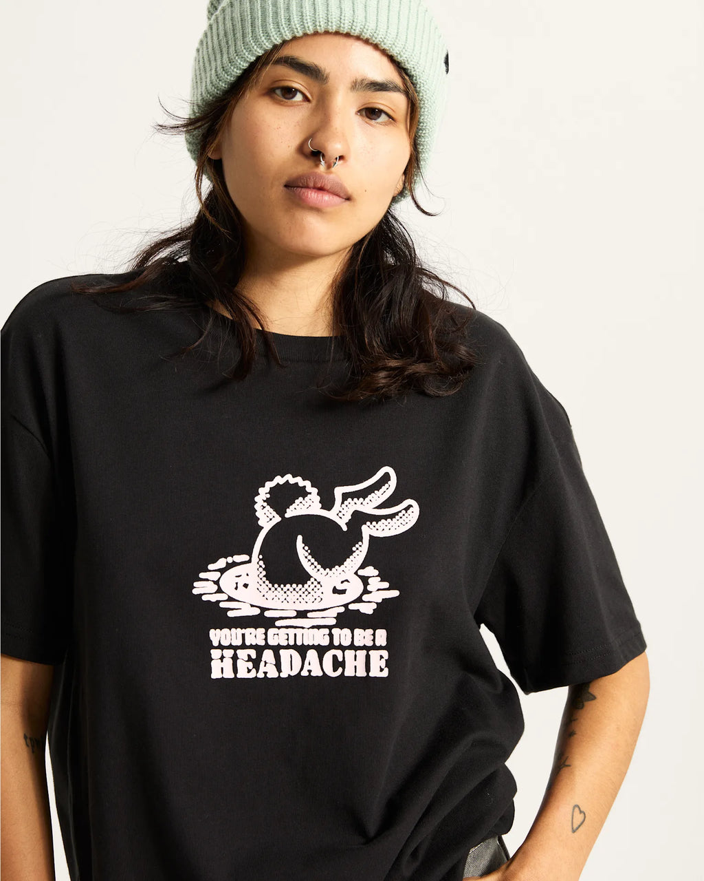 vans-down-the-rabbit-hole-tee-black-vn000rcdblk1-6