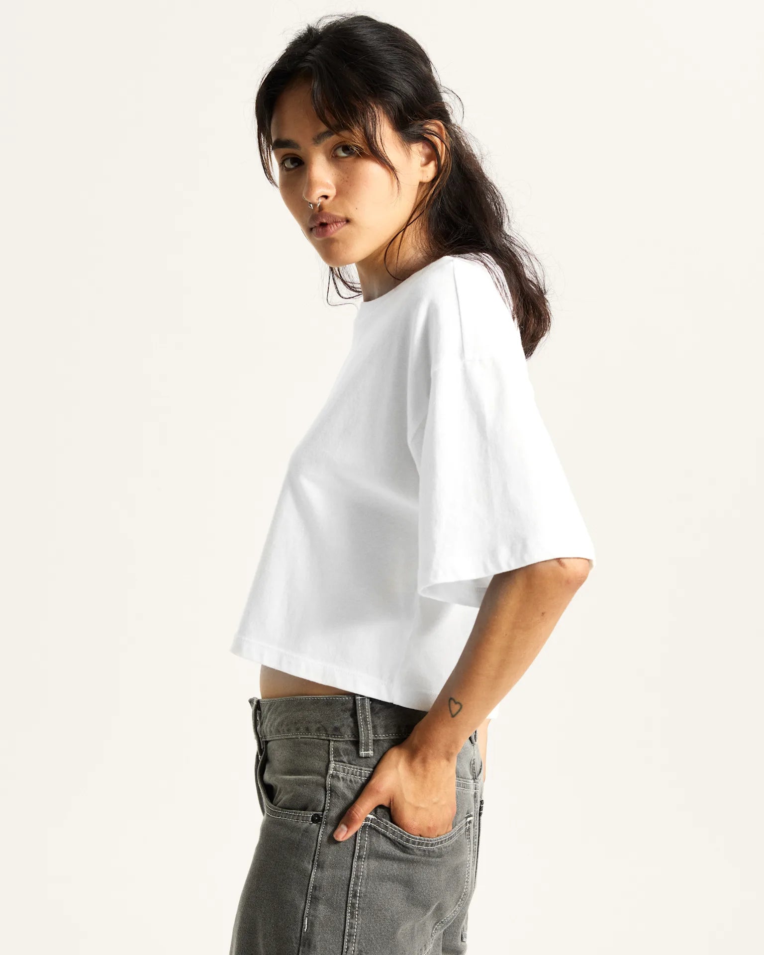 vans-rhythm-relaxed-crop-ss-white-vn000rchwht1-5