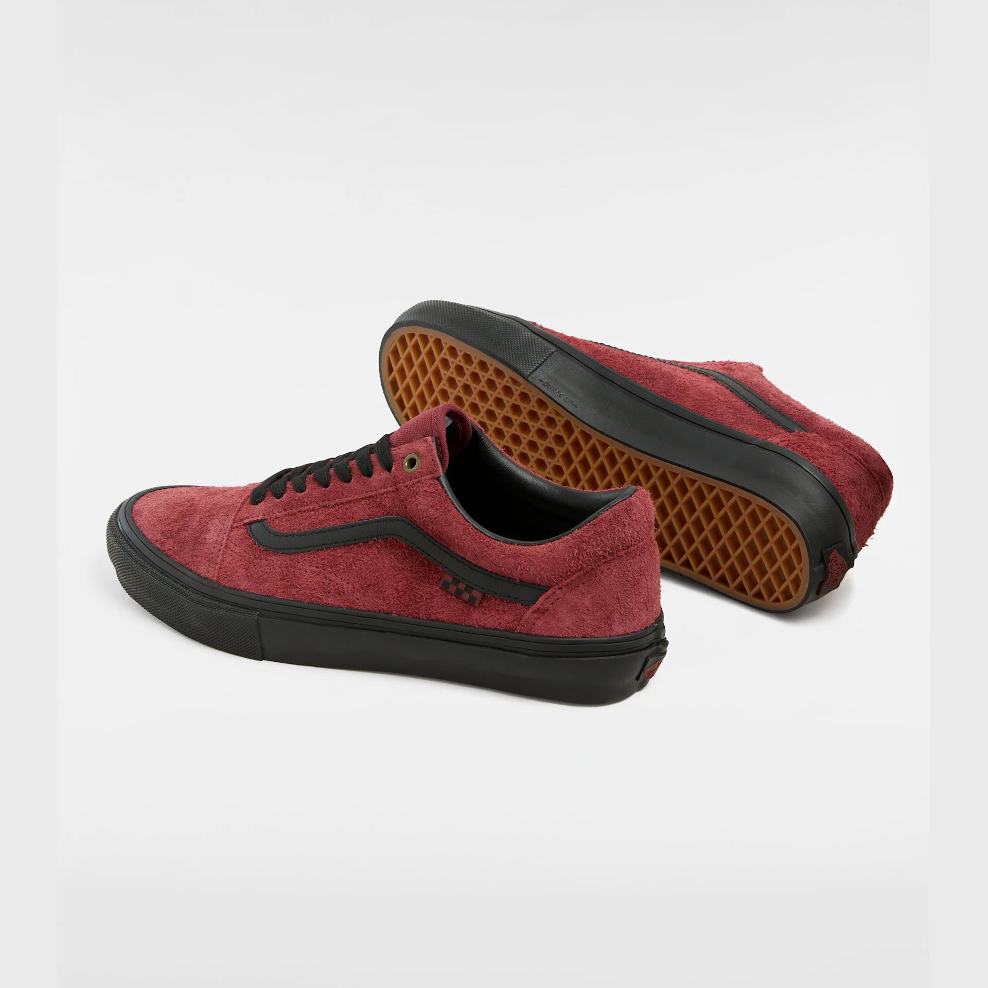 vans-skate-old-skool-hairy-suede-black/burgundy-vn0a2z32kgd1-3