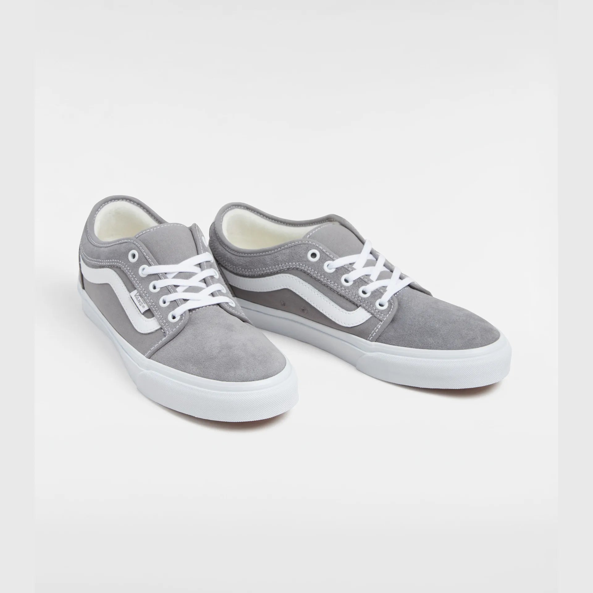 vans-skate-chukka-low-sidestripe-light-grey-vn0a2z3qltg1-2